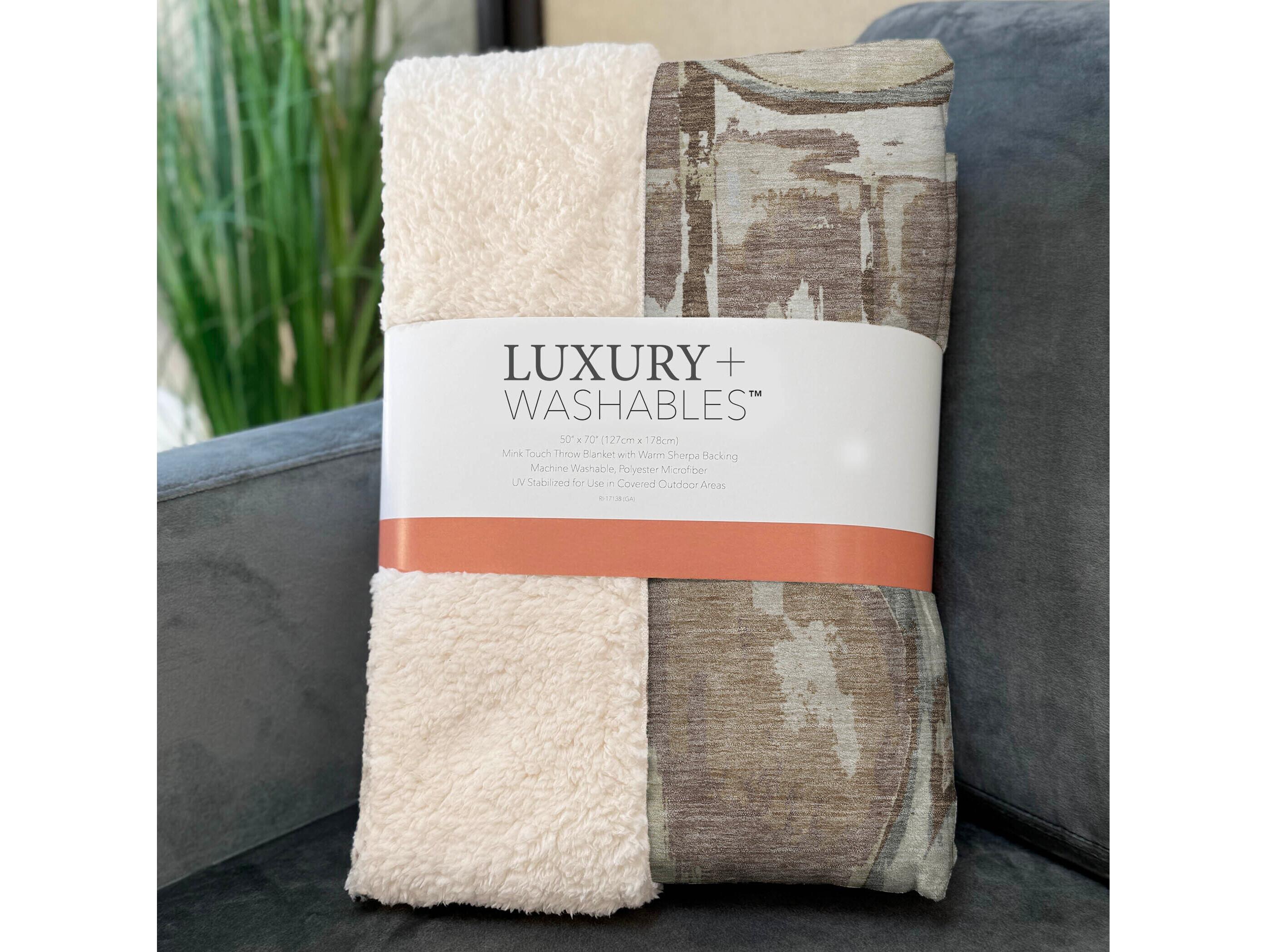 Dalyn Sherpa Brown Polyester Throw