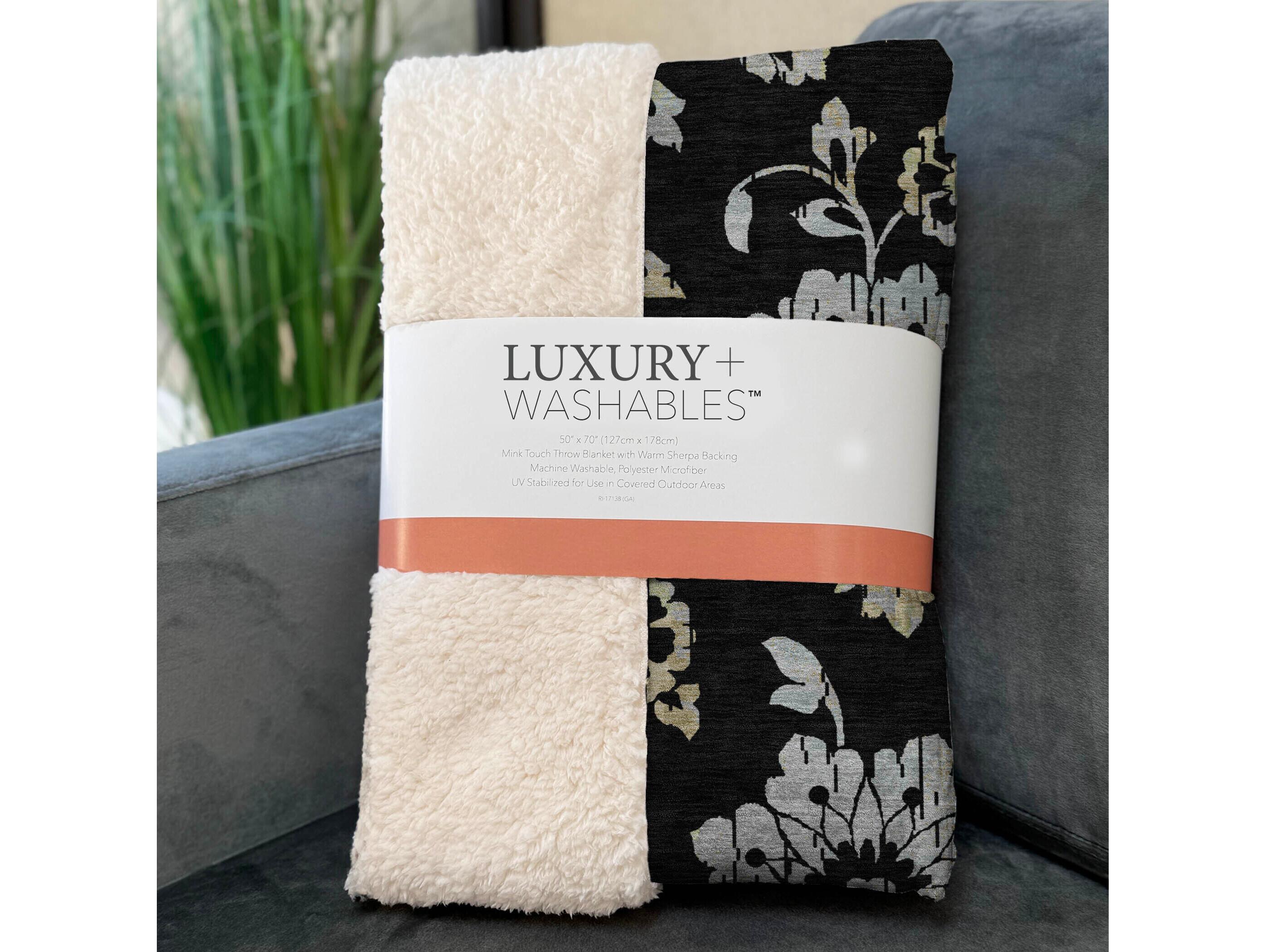 Dalyn Sherpa Black Polyester Throw