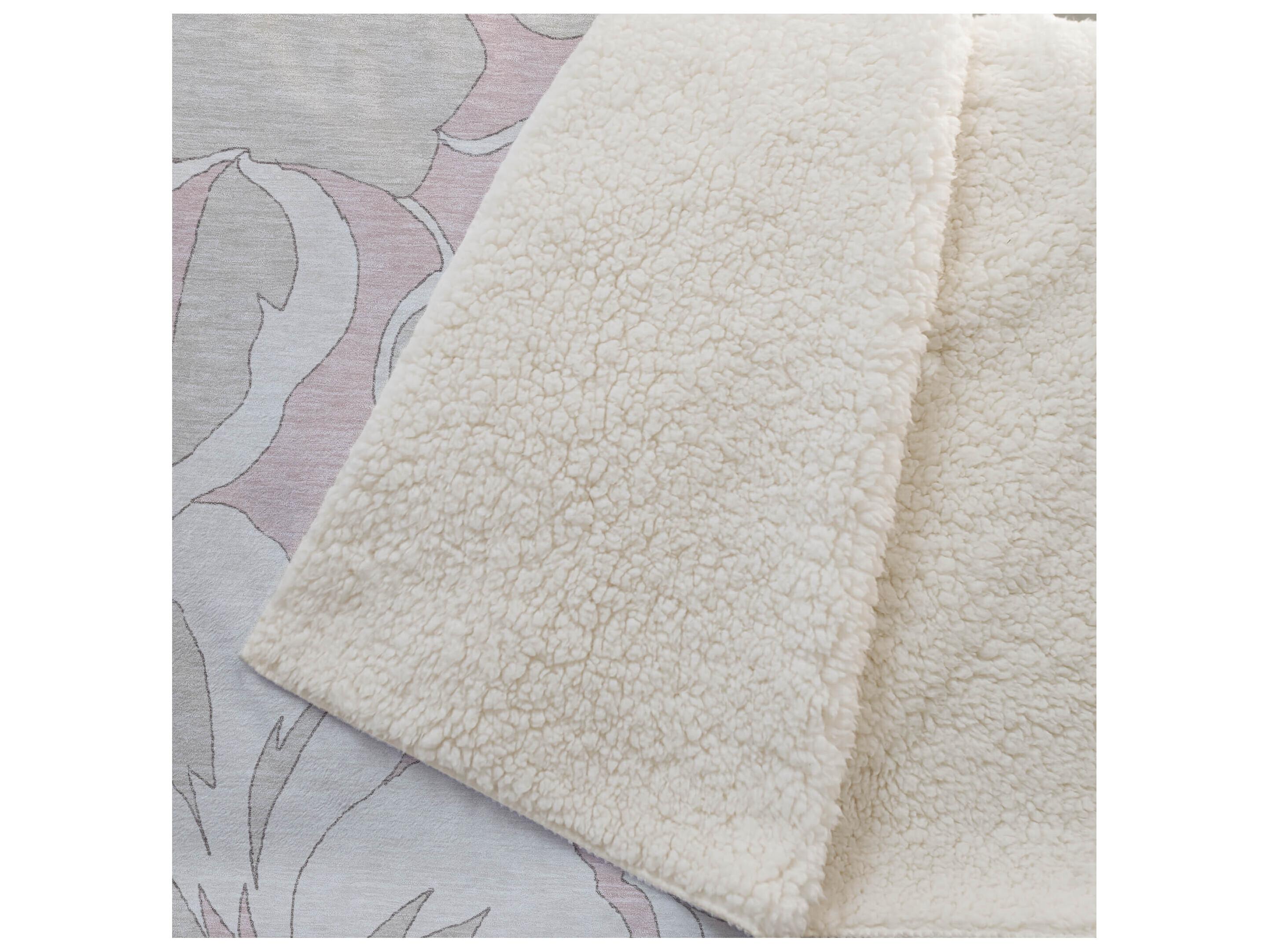 Dalyn Sherpa Pink Polyester Throw