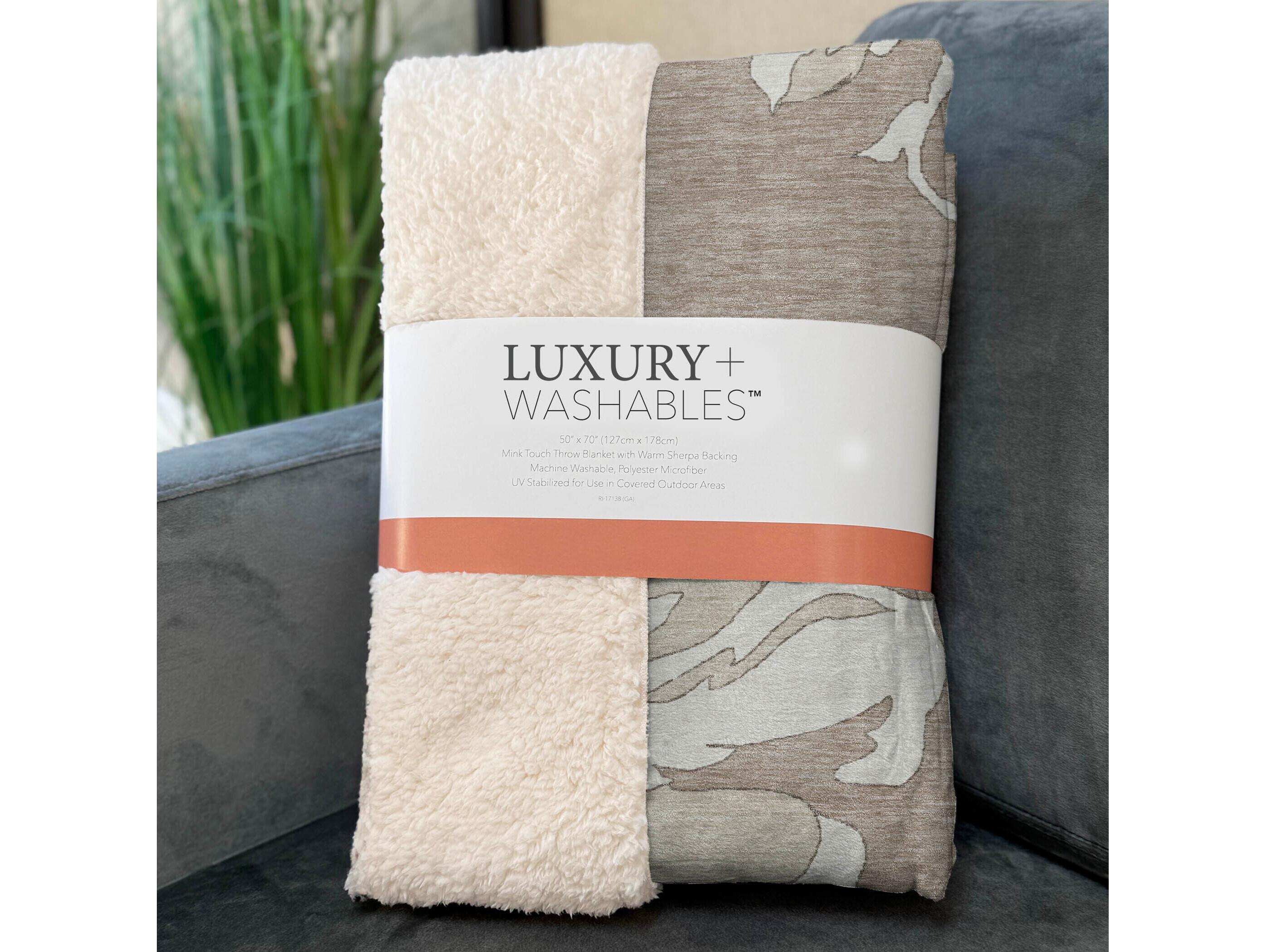 Dalyn Sherpa Brown Polyester Throw