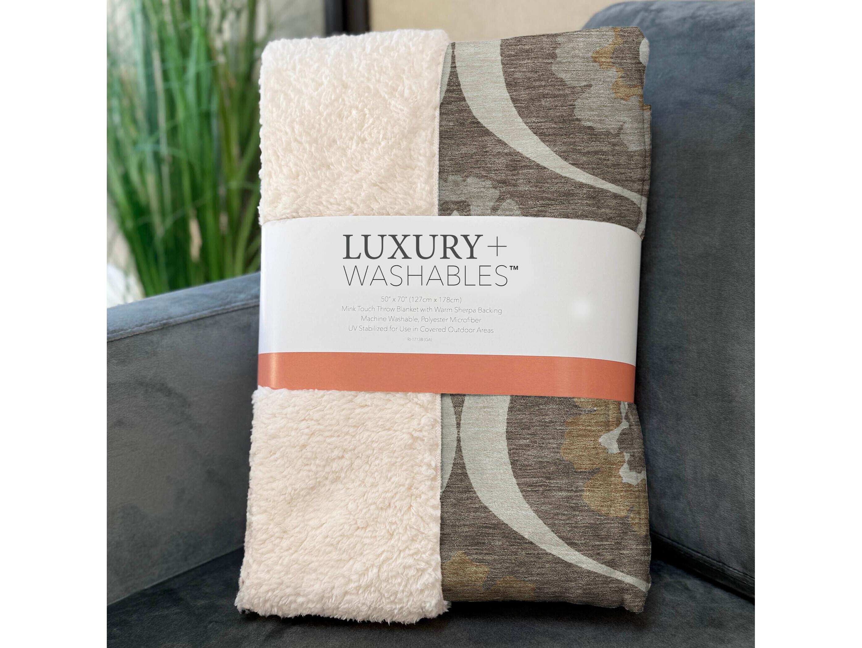 Dalyn Sherpa Brown Polyester Throw