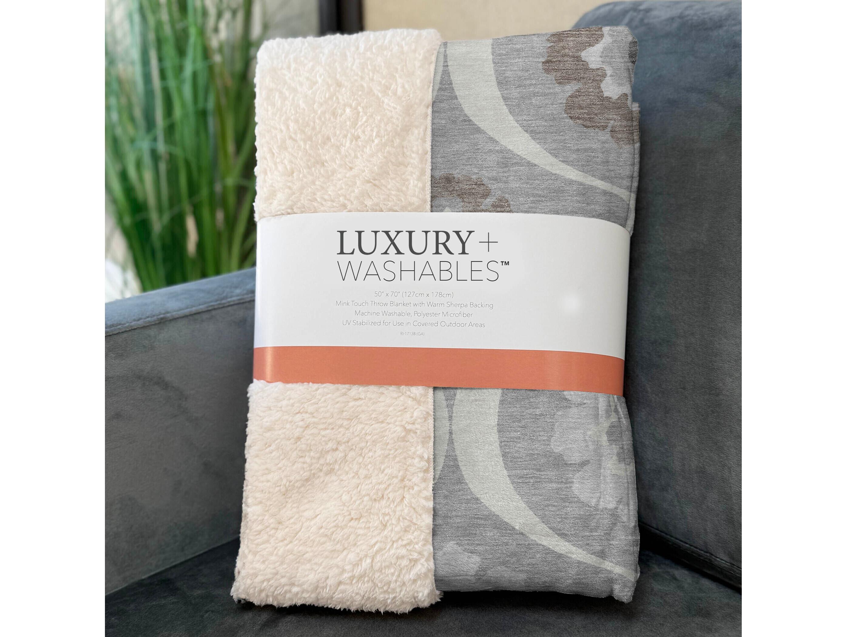 Dalyn Sherpa Gray Polyester Throw