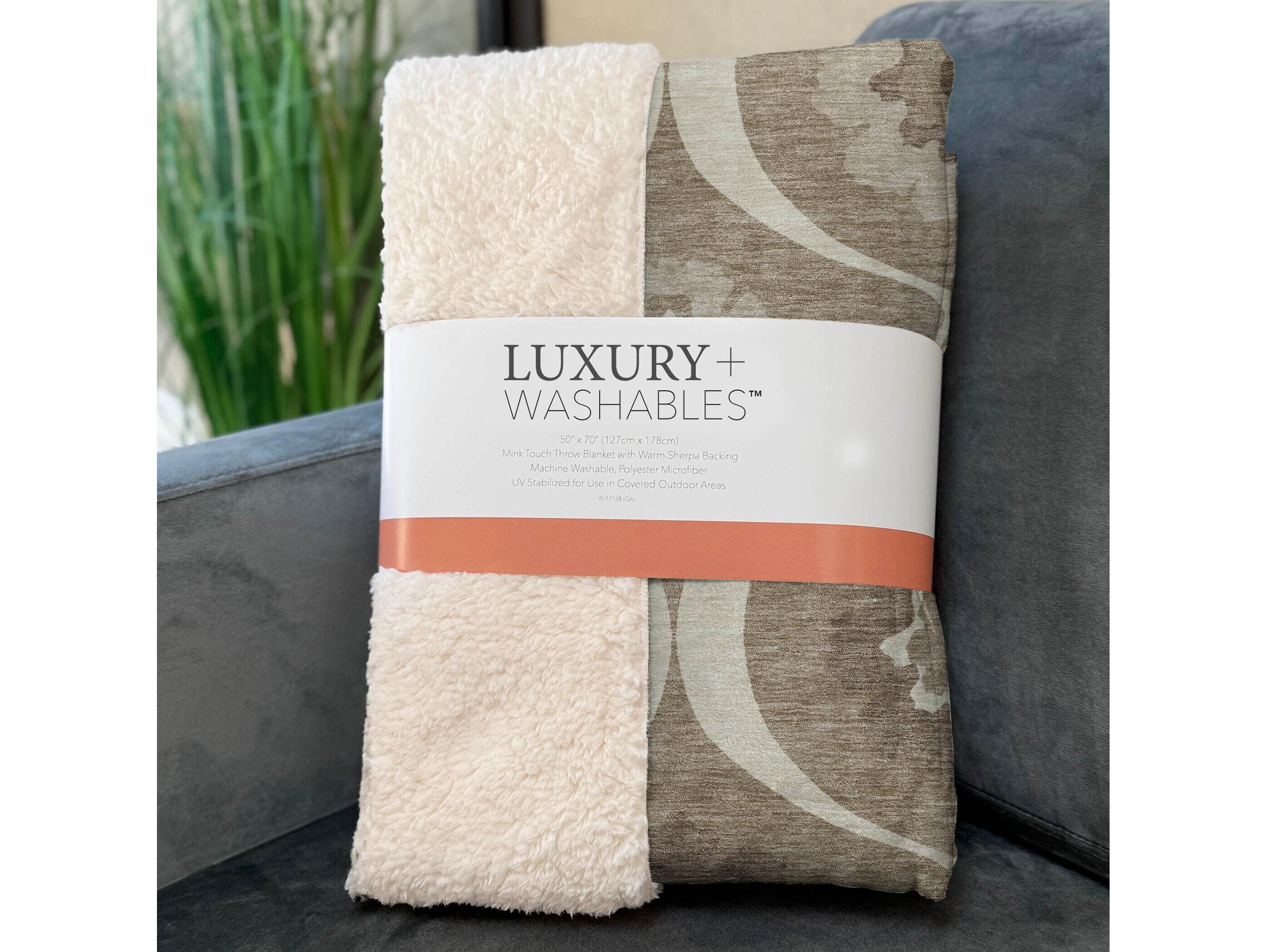 Dalyn Sherpa Brown Polyester Throw