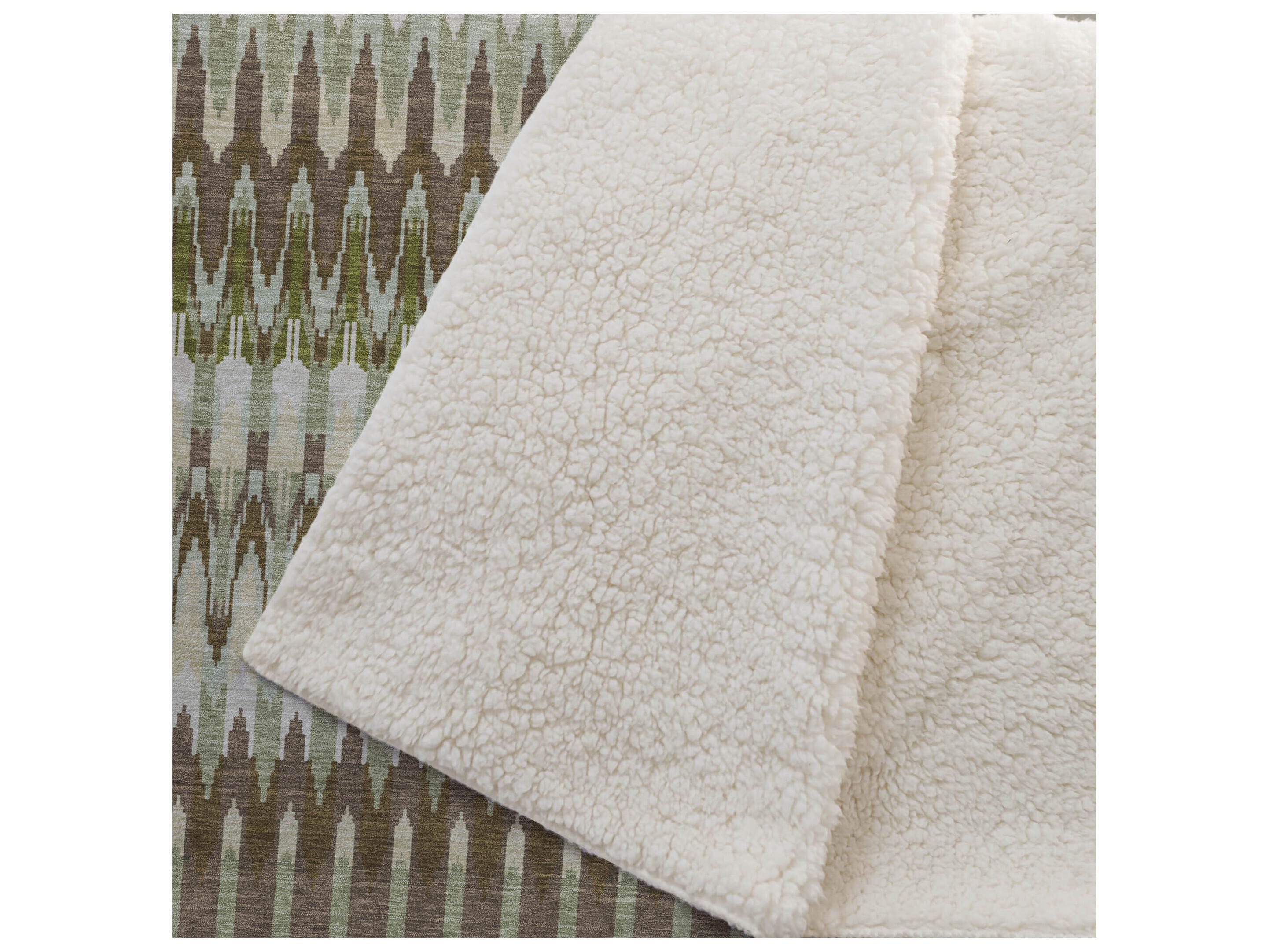 Dalyn Sherpa Green Polyester Throw