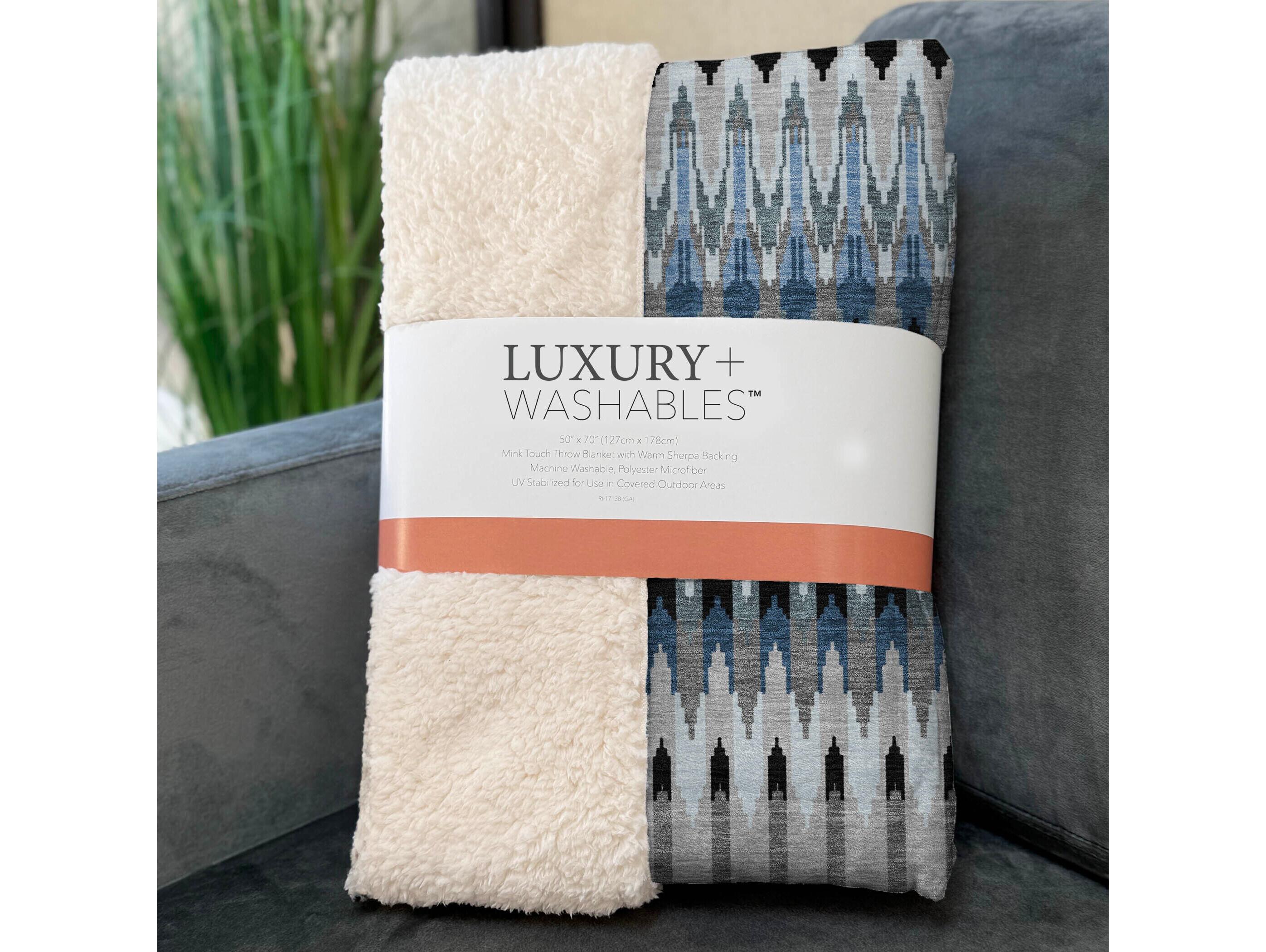 Dalyn Sherpa Gray Polyester Throw