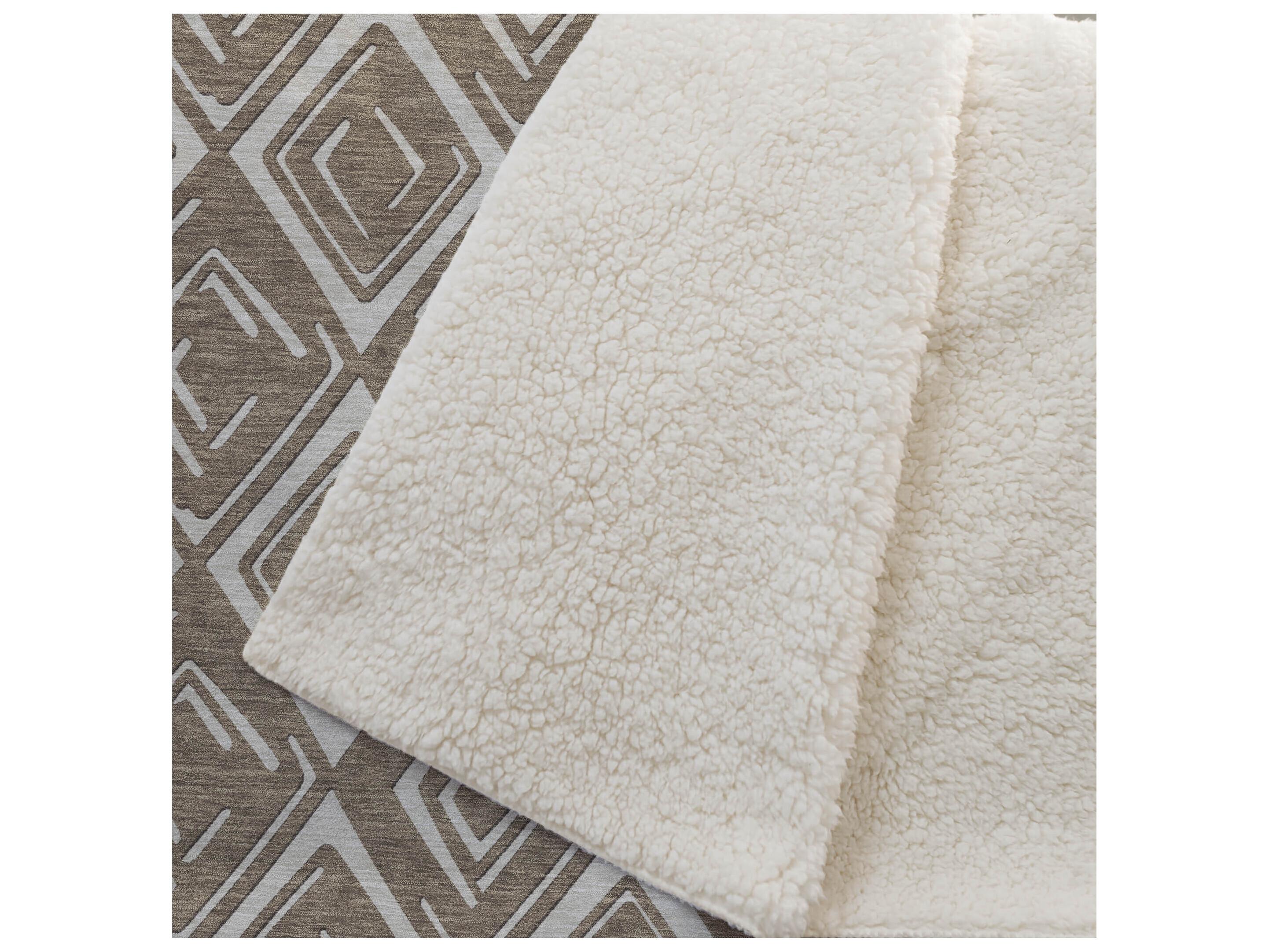 Dalyn Sherpa Brown Polyester Throw