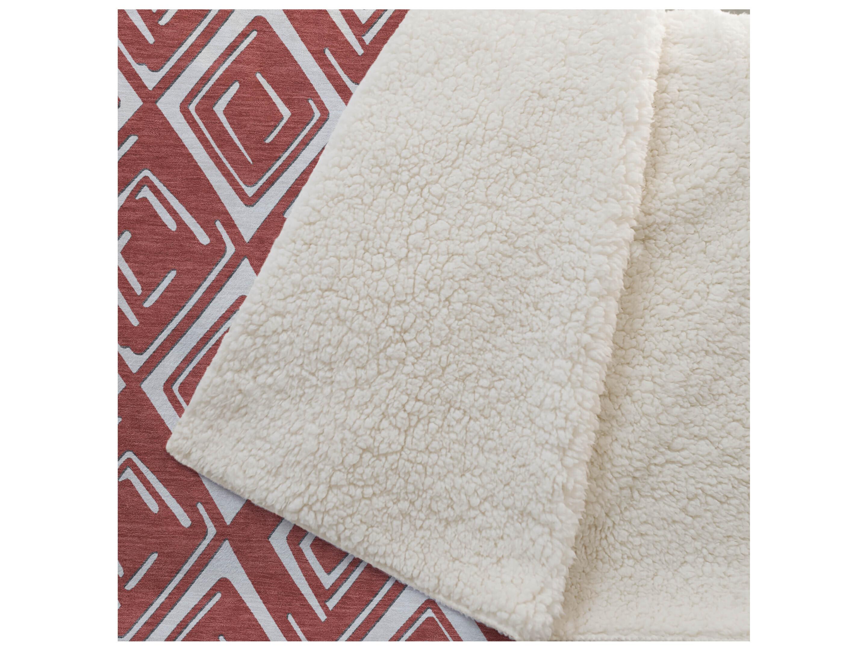 Dalyn Sherpa Red Polyester Throw