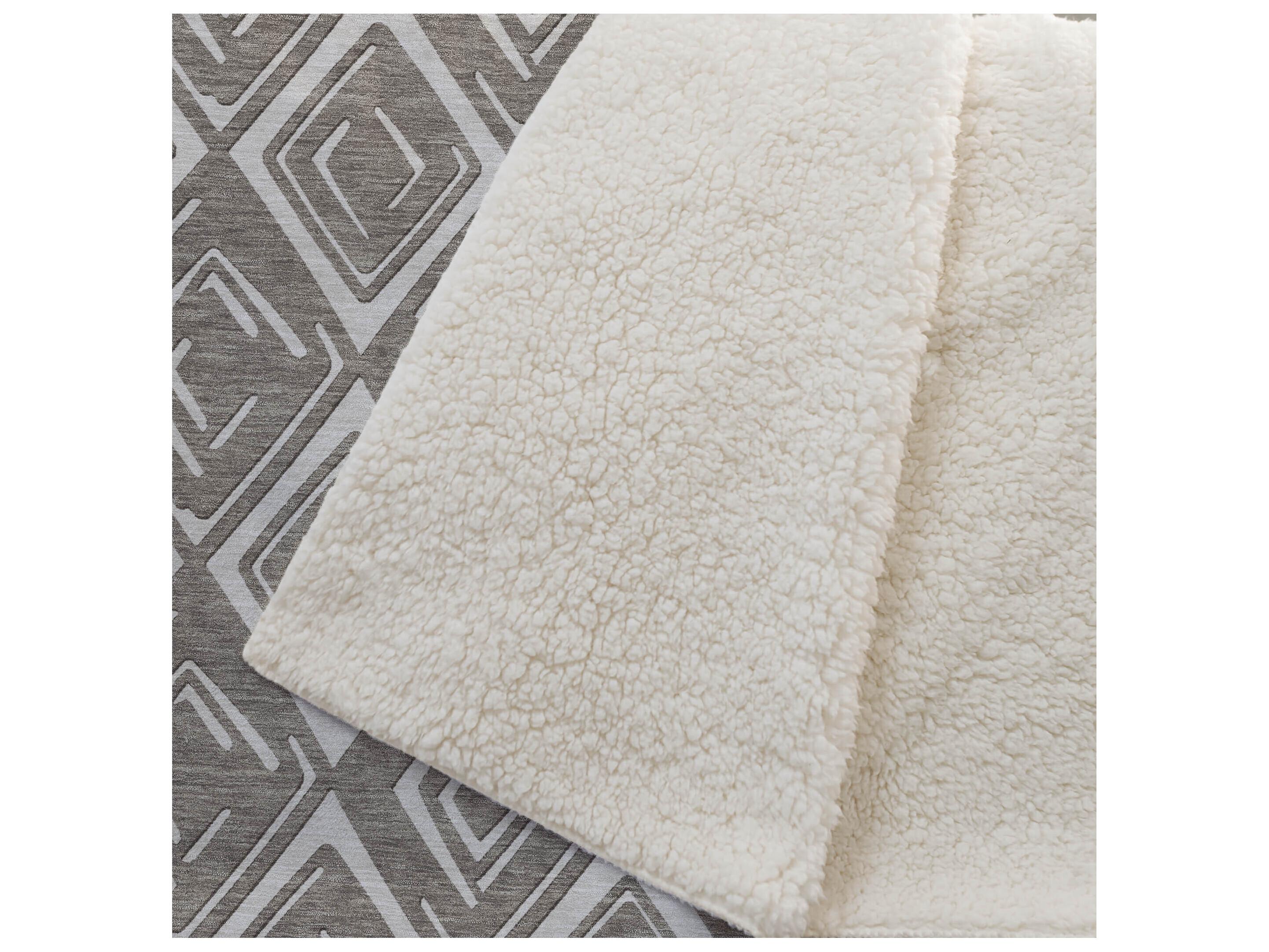 Dalyn Sherpa Brown Polyester Throw