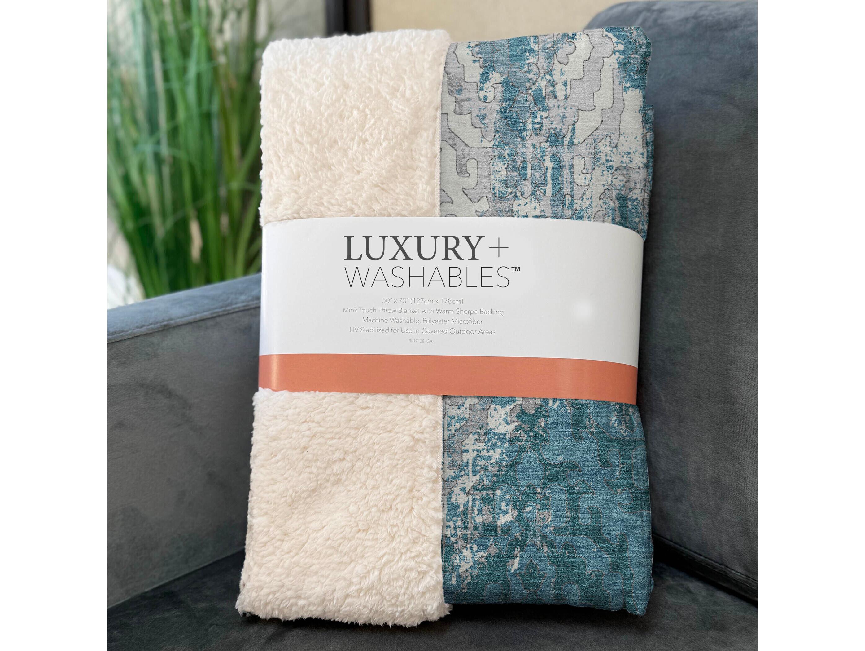 Dalyn Sherpa Teal Polyester Throw