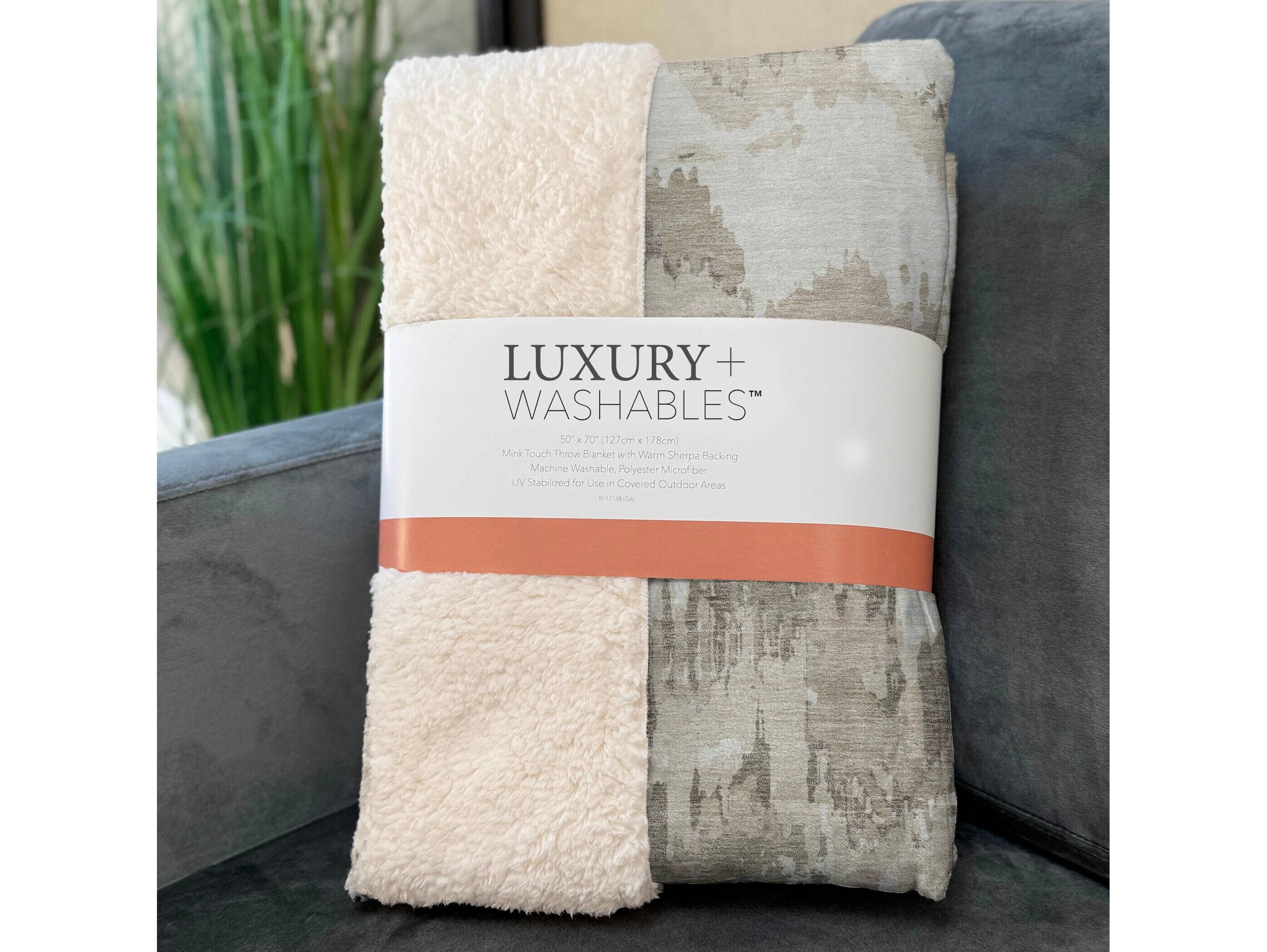 Dalyn Sherpa Brown Polyester Throw