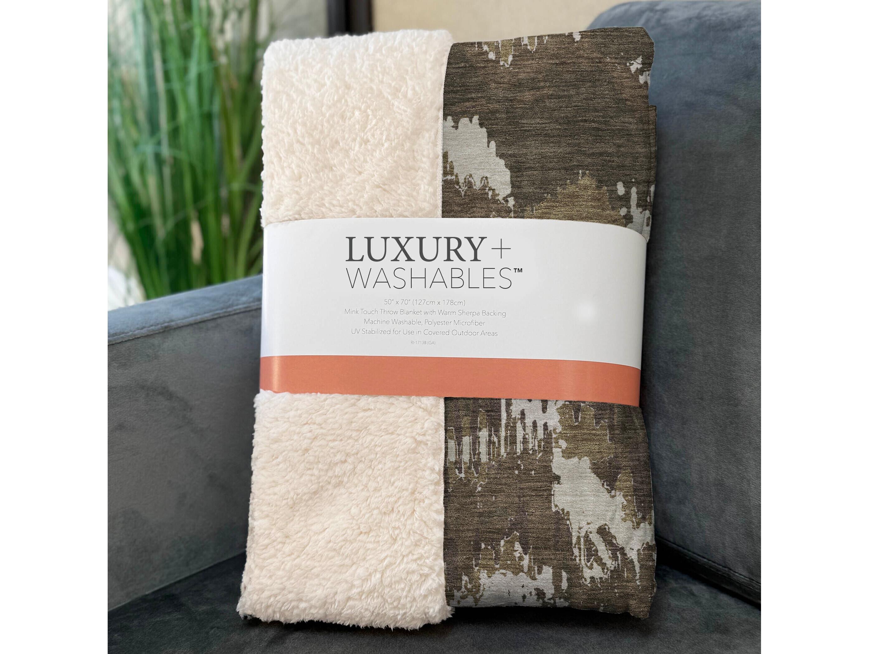 Dalyn Sherpa Brown Polyester Throw