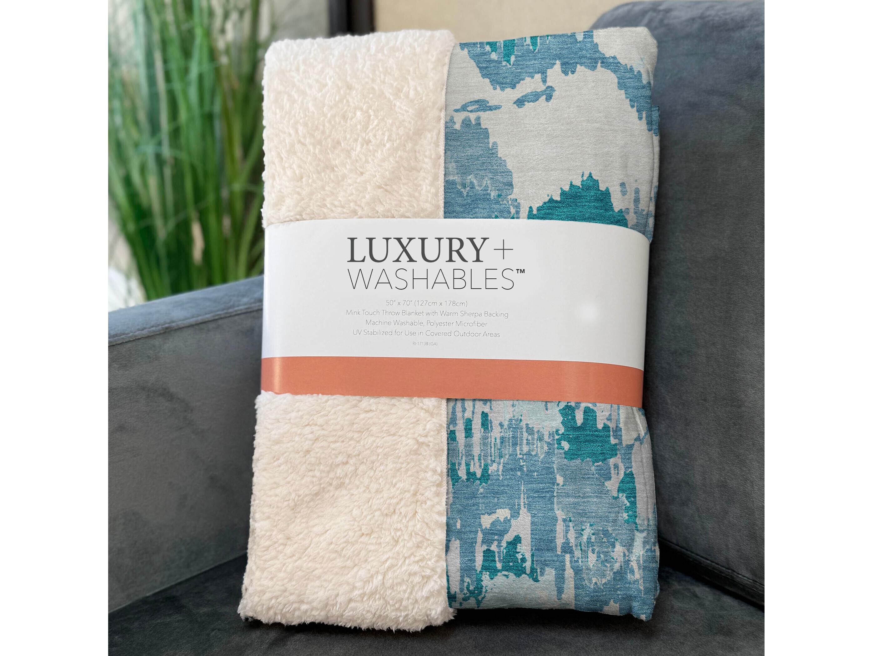 Dalyn Sherpa Teal Polyester Throw