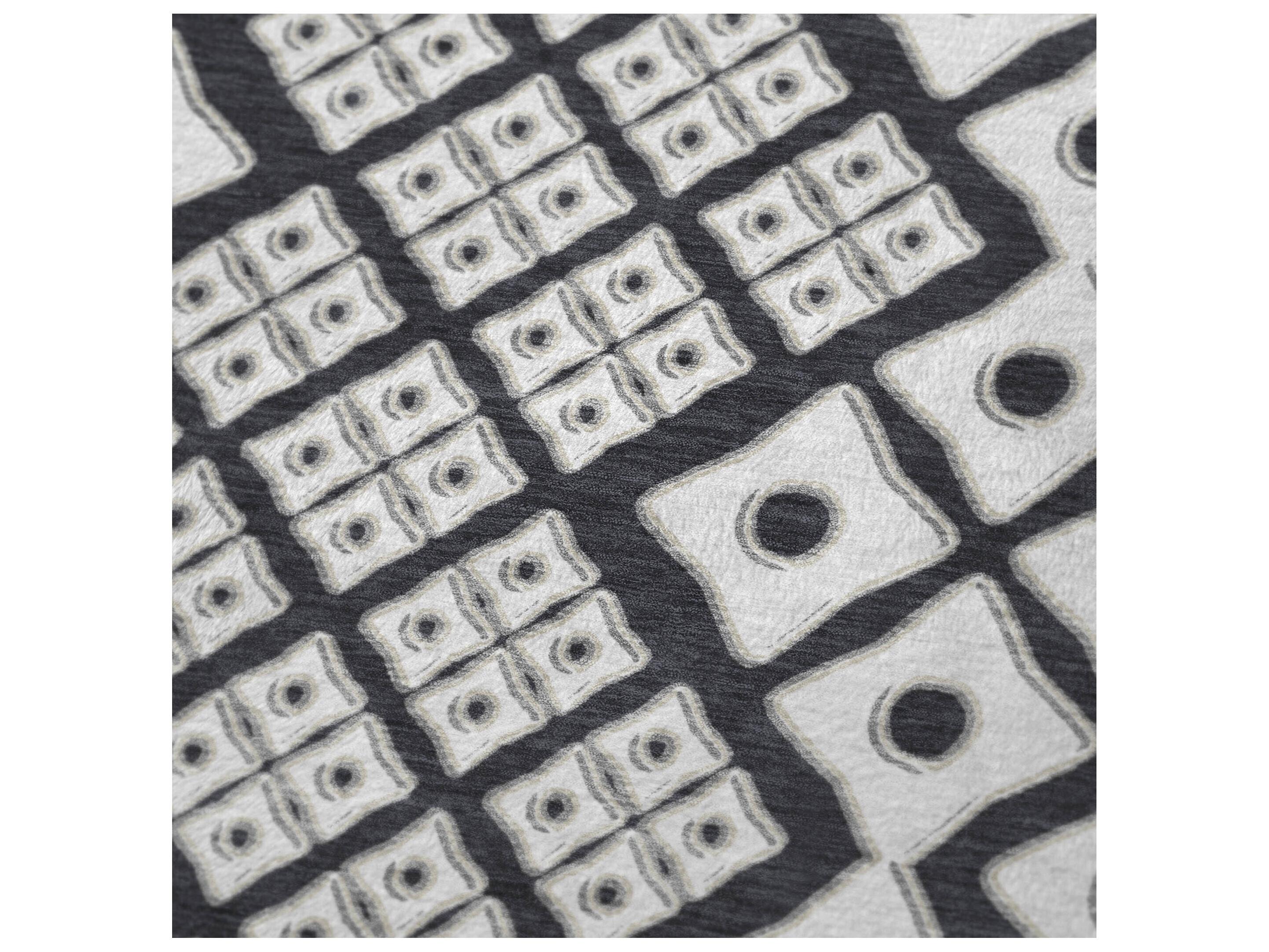 Dalyn Sherpa Black Polyester Throw