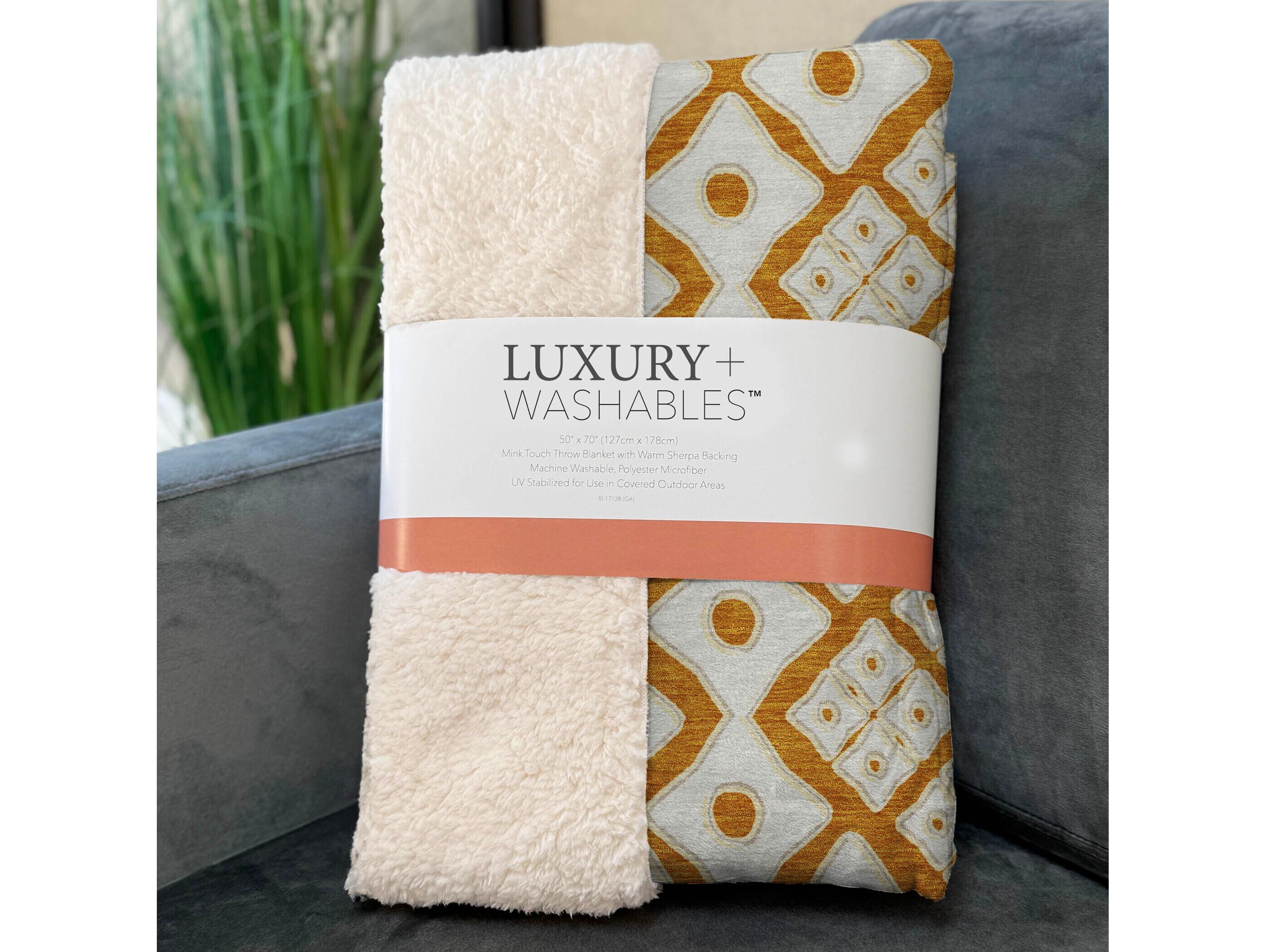 Dalyn Sherpa Orange Polyester Throw