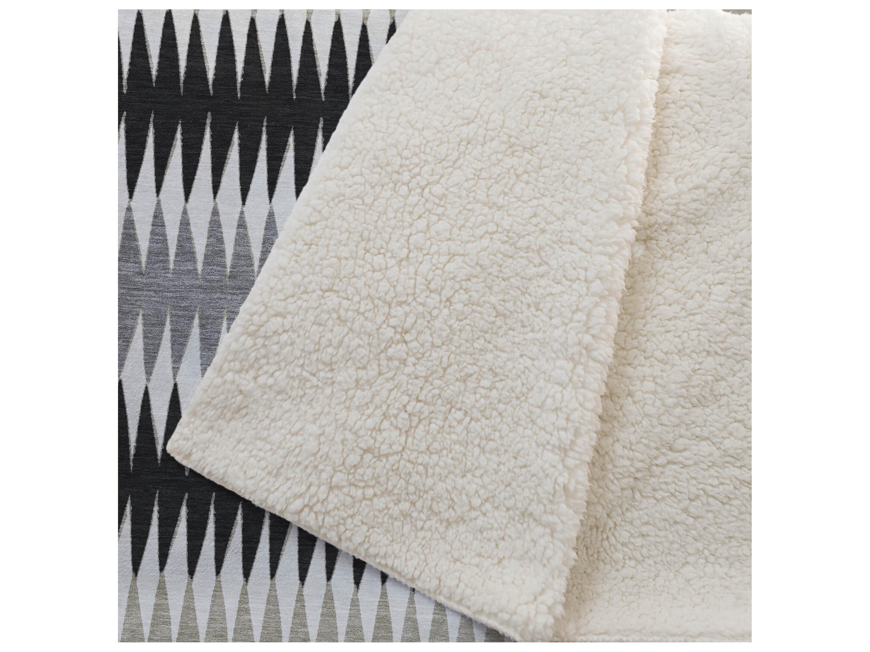 Dalyn Sherpa Black Polyester Throw