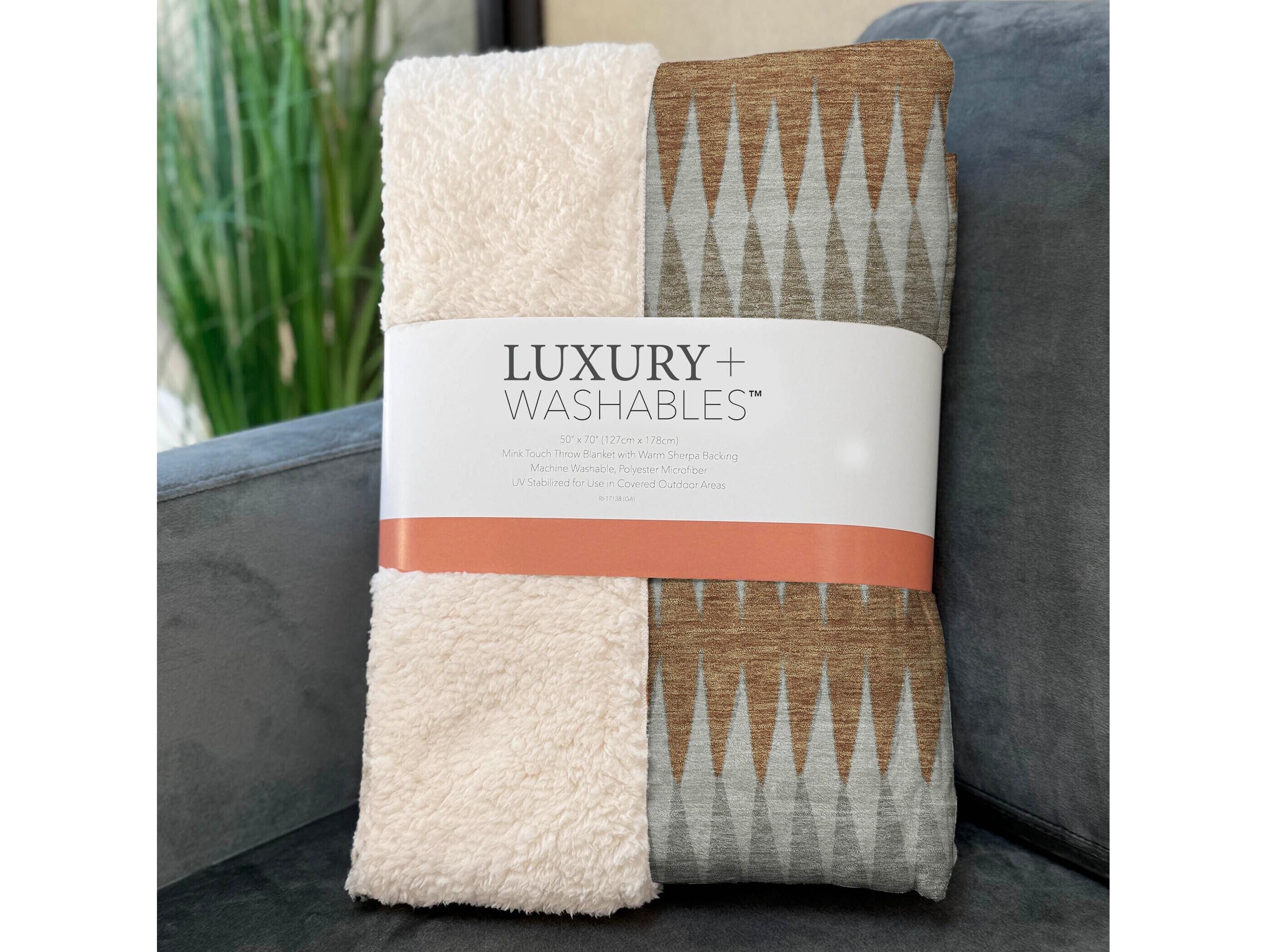 Dalyn Sherpa Orange Polyester Throw