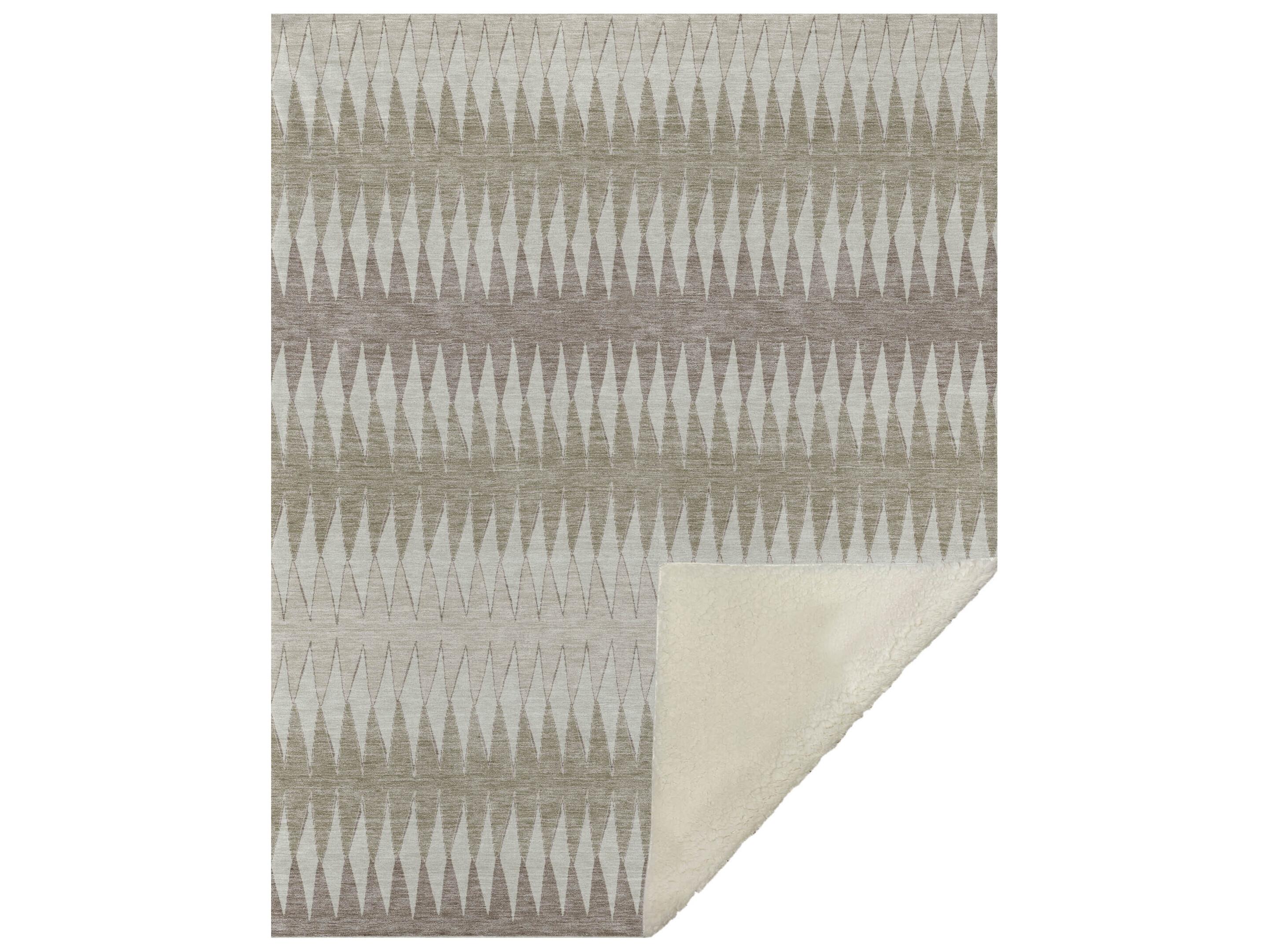 Dalyn Sherpa Brown Polyester Throw