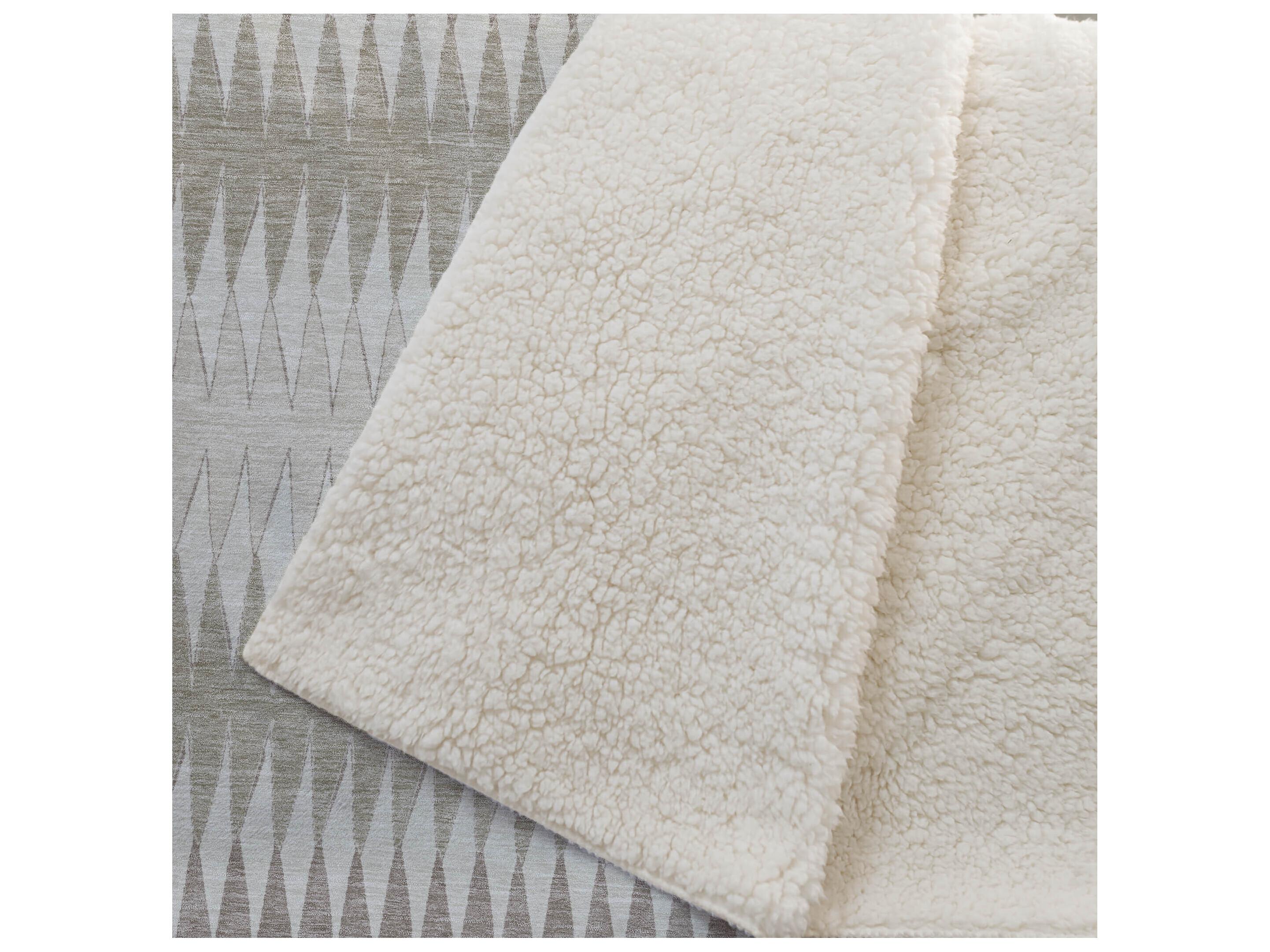 Dalyn Sherpa Brown Polyester Throw