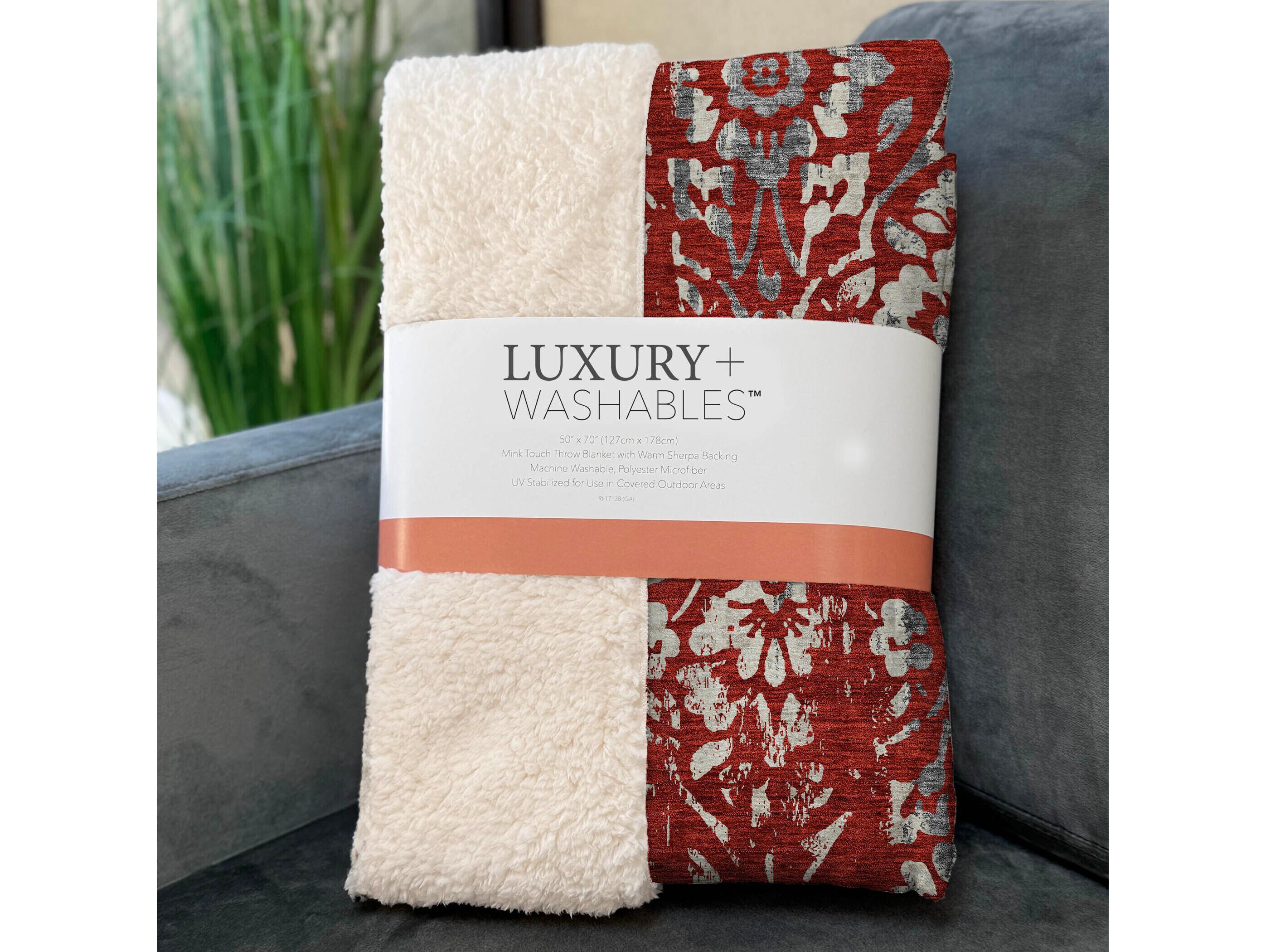 Dalyn Sherpa Red Polyester Throw