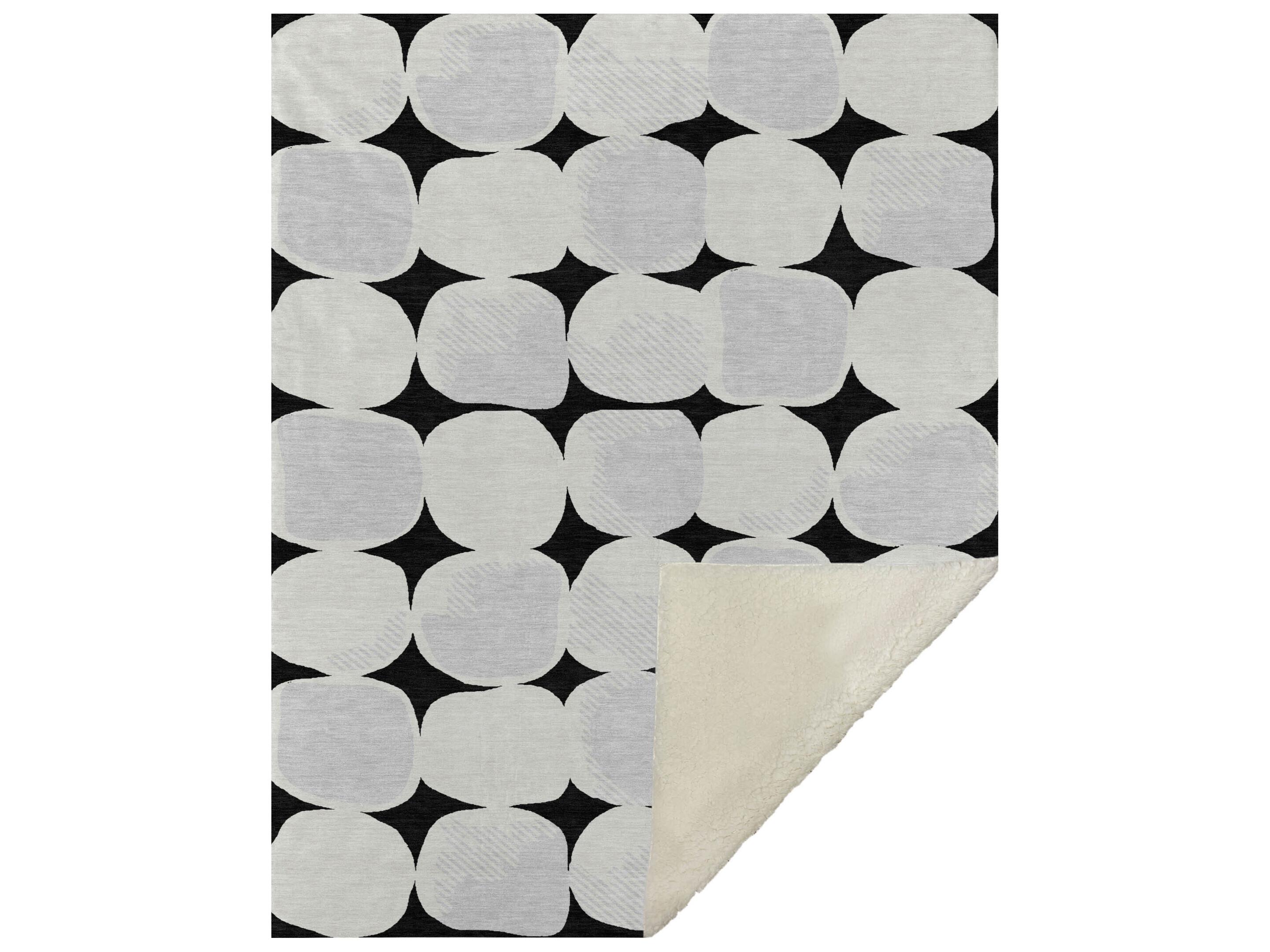 Dalyn Sherpa Black Polyester Throw