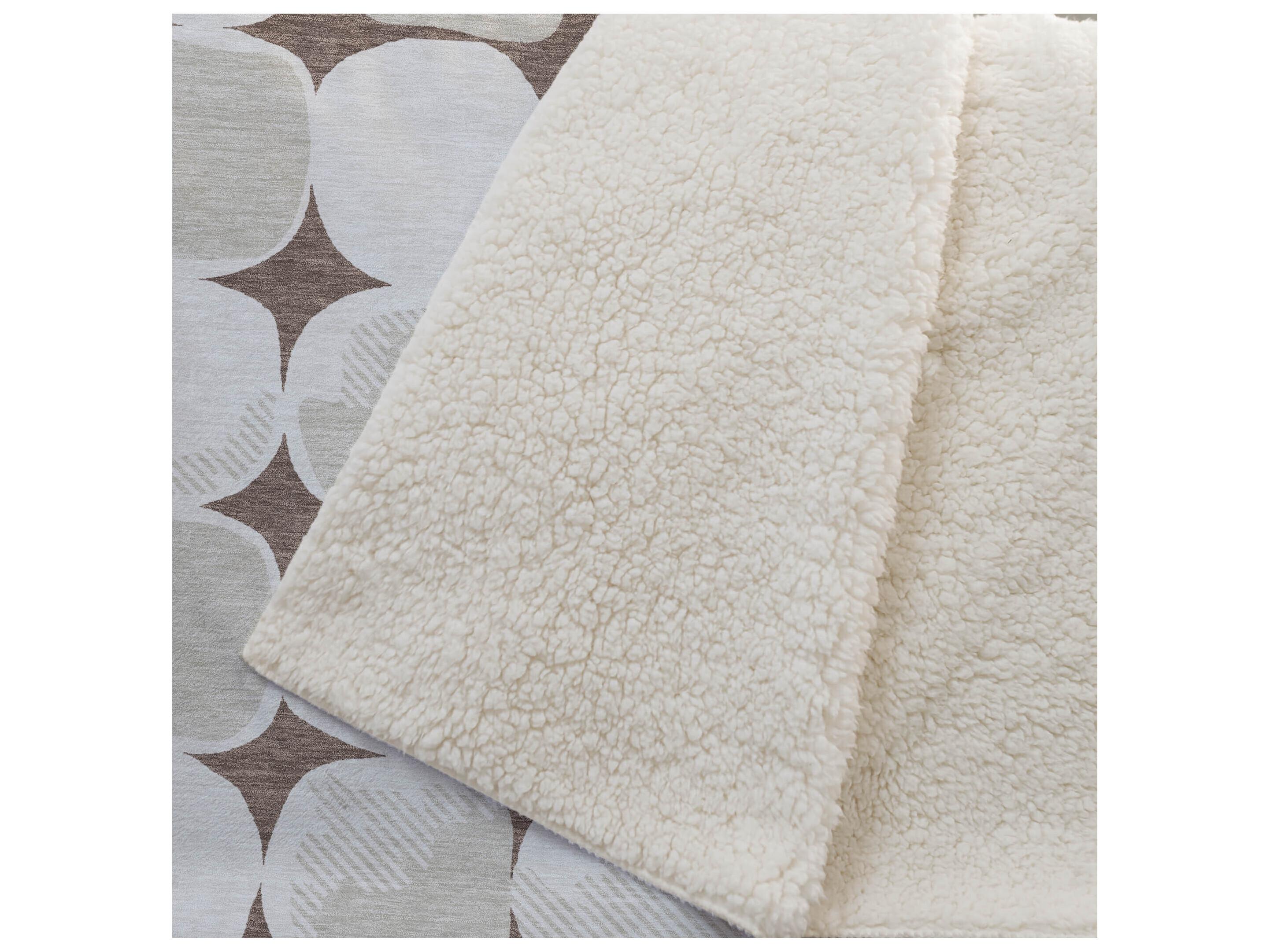 Dalyn Sherpa Brown Polyester Throw