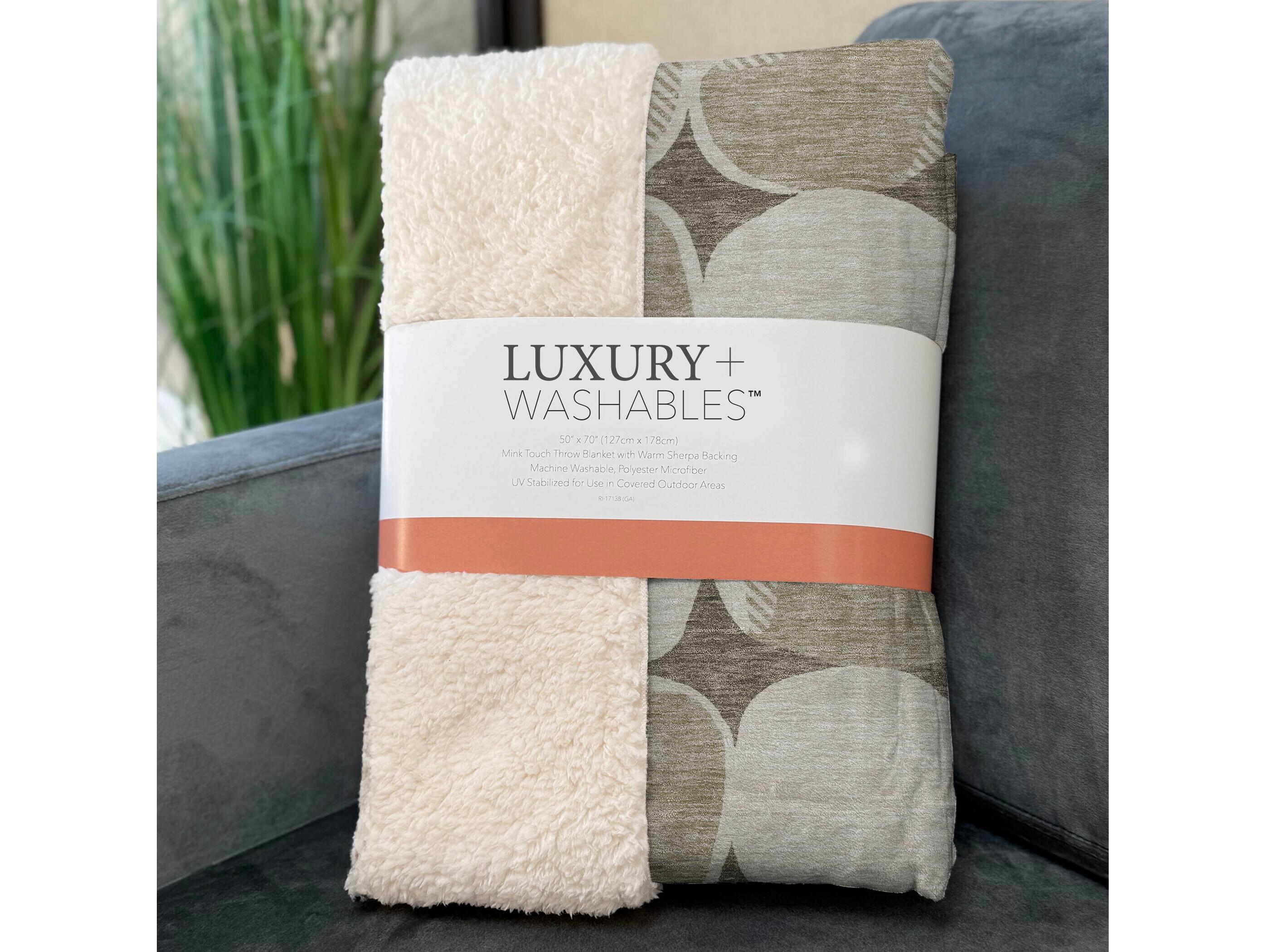 Dalyn Sherpa Brown Polyester Throw