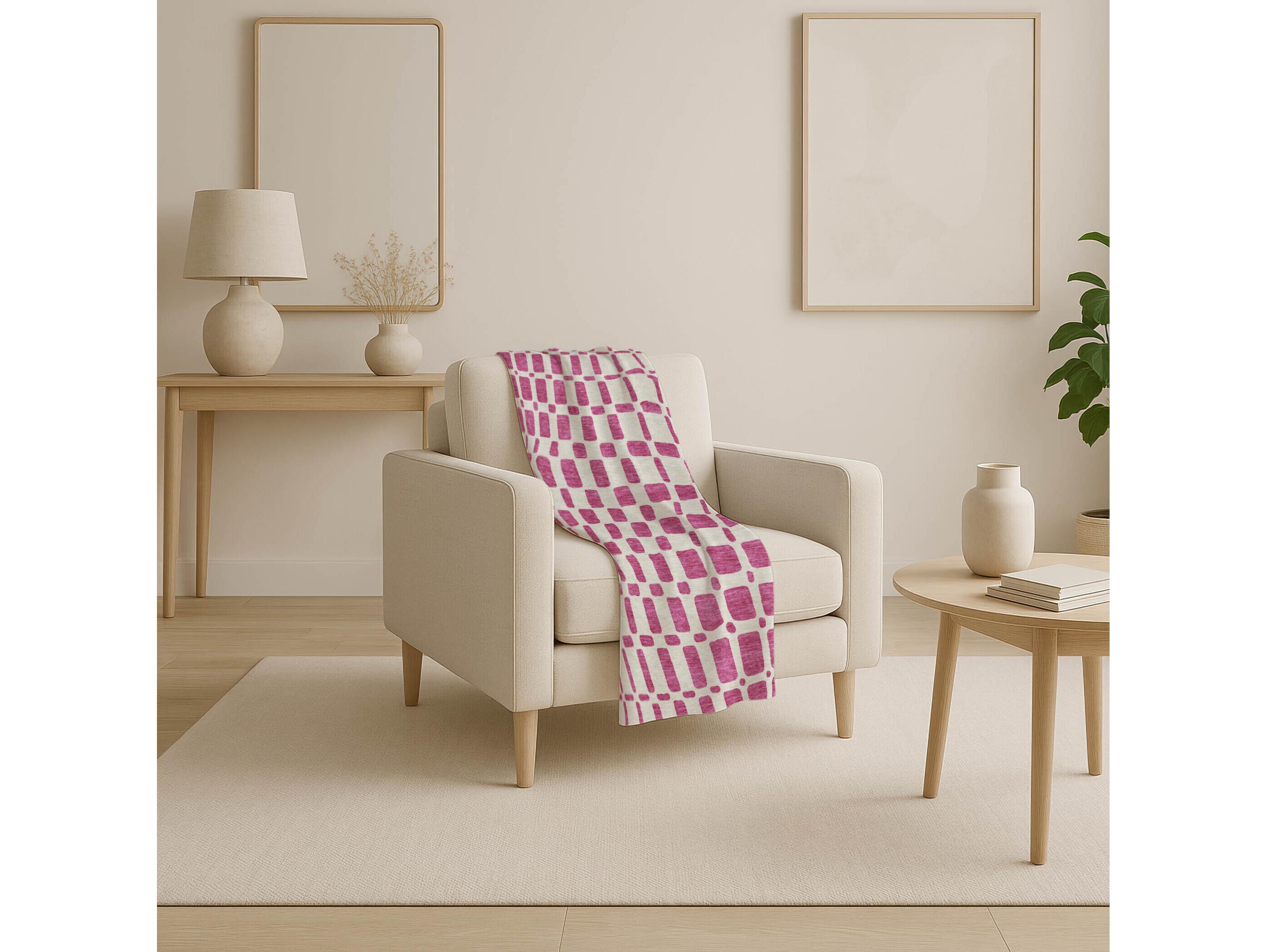 Dalyn Sherpa Pink Polyester Throw