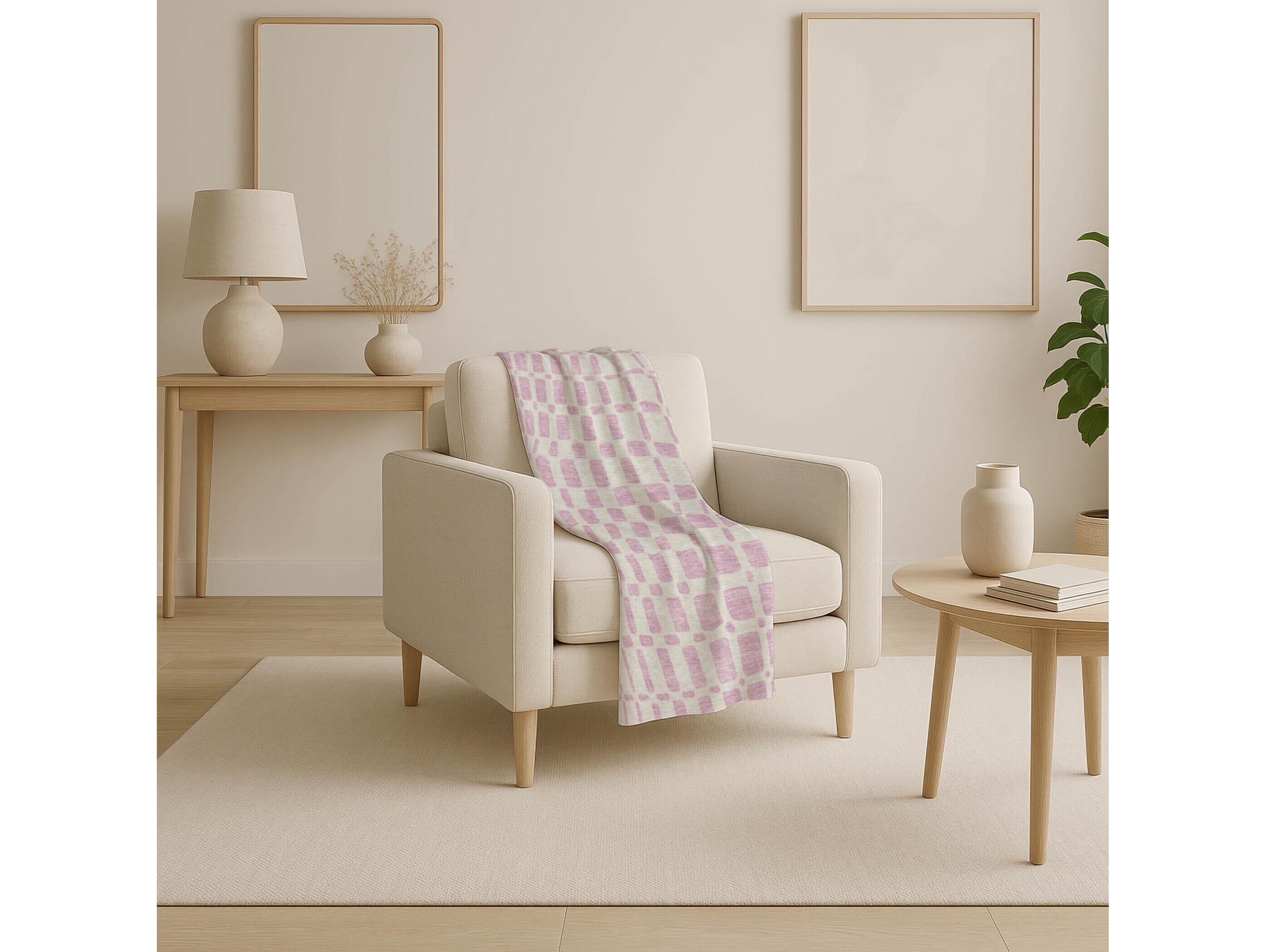 Dalyn Sherpa Pink Polyester Throw