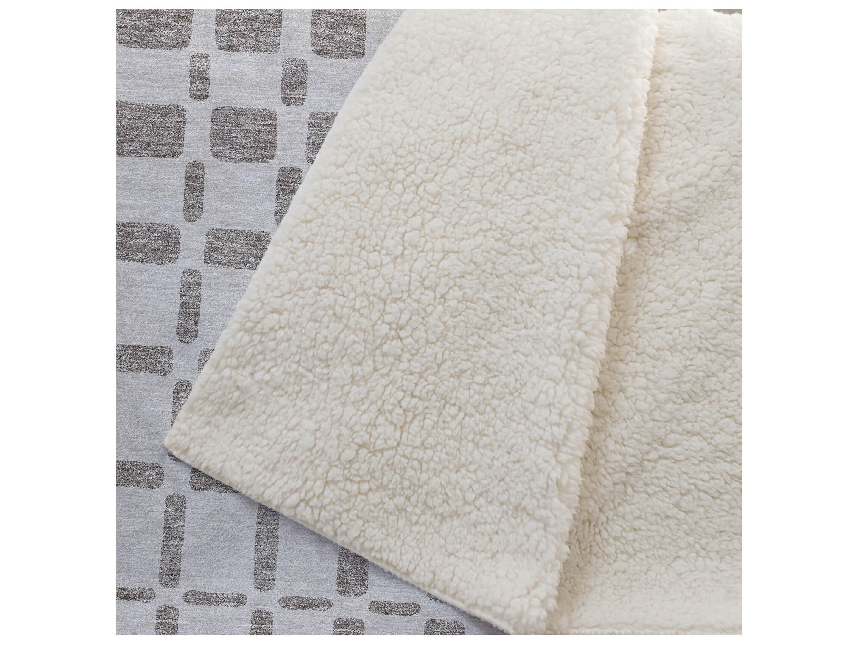 Dalyn Sherpa Brown Polyester Throw