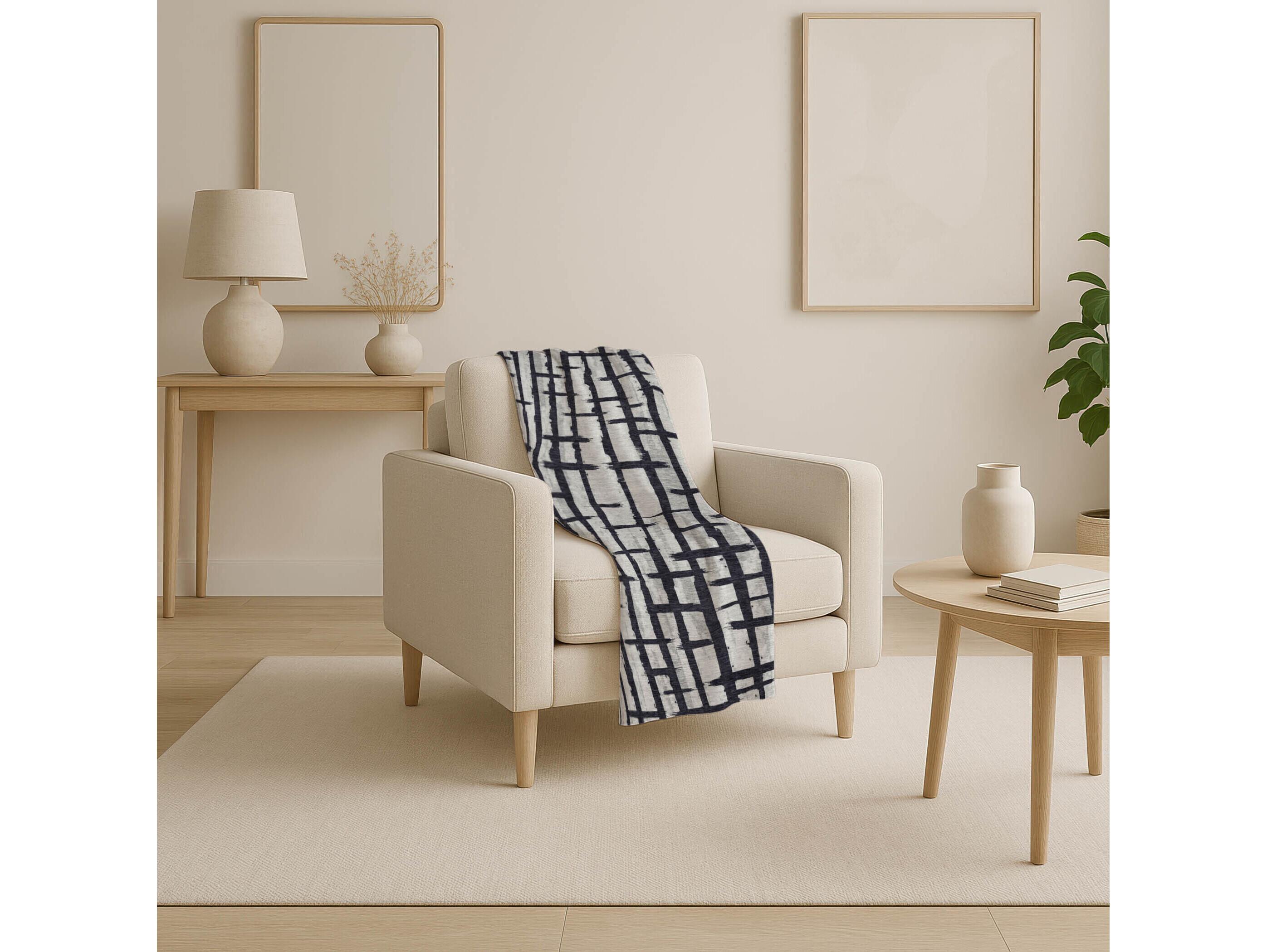 Dalyn Sherpa Black Polyester Throw