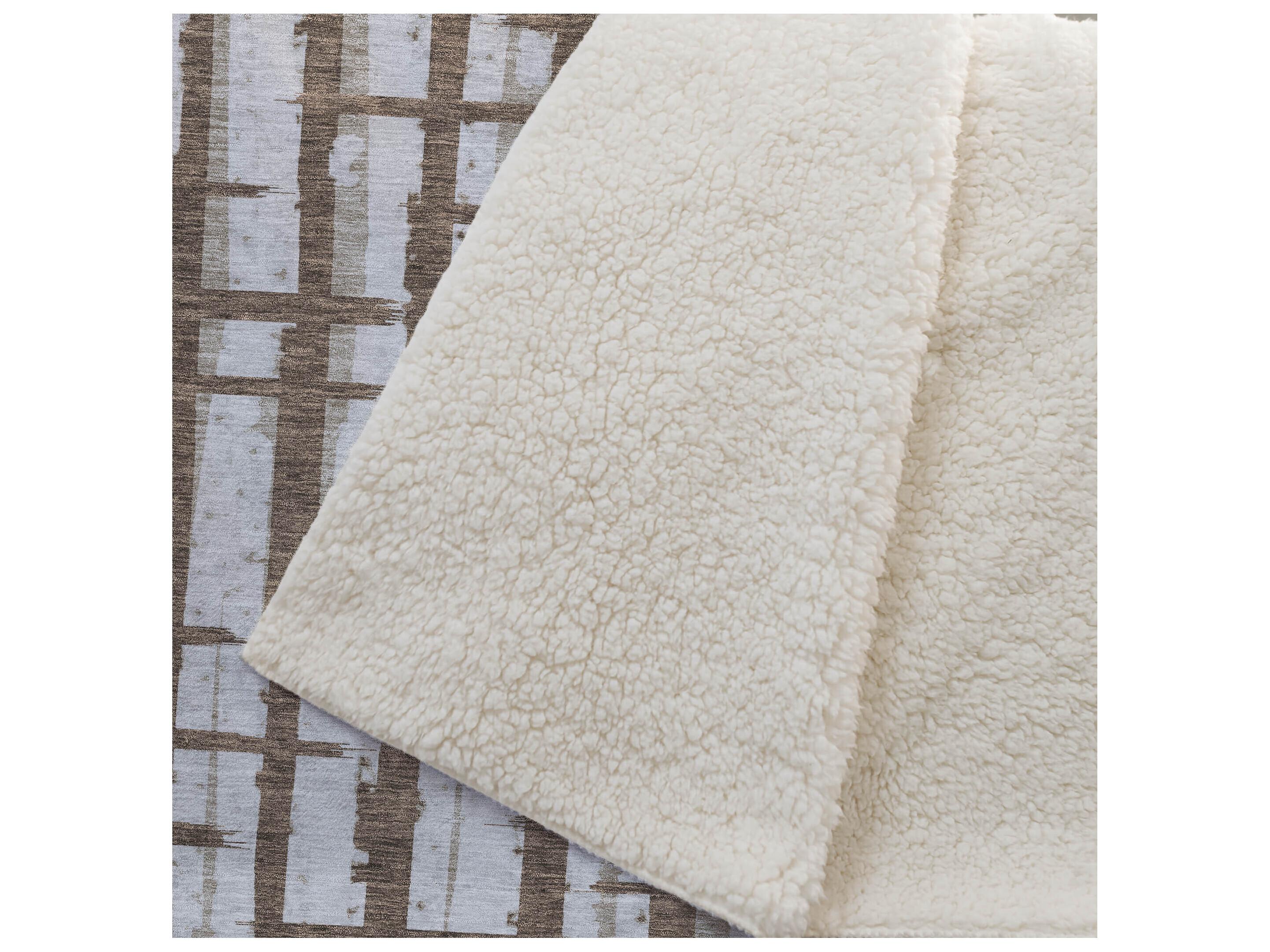 Dalyn Sherpa Brown Polyester Throw