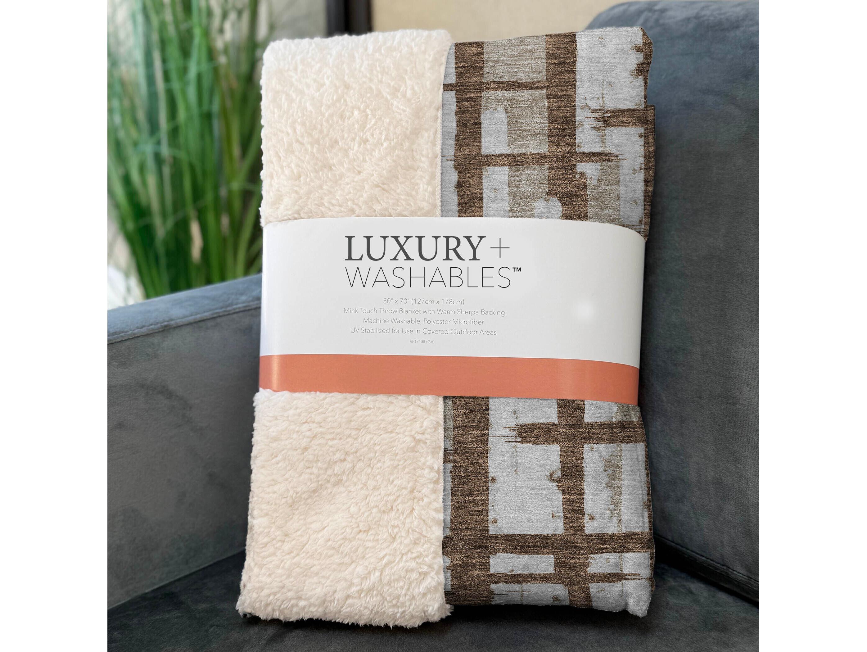 Dalyn Sherpa Brown Polyester Throw