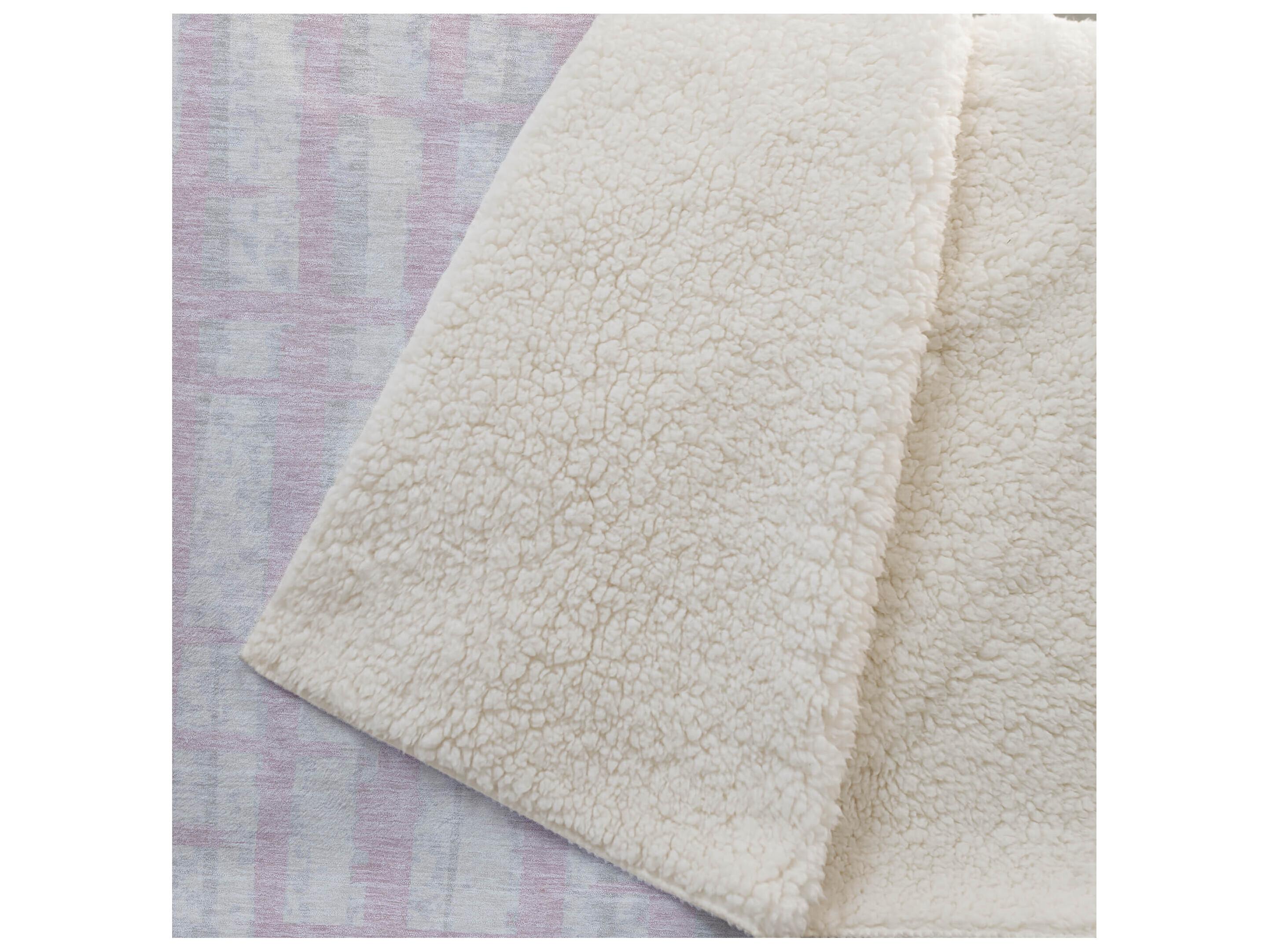 Dalyn Sherpa Pink Polyester Throw