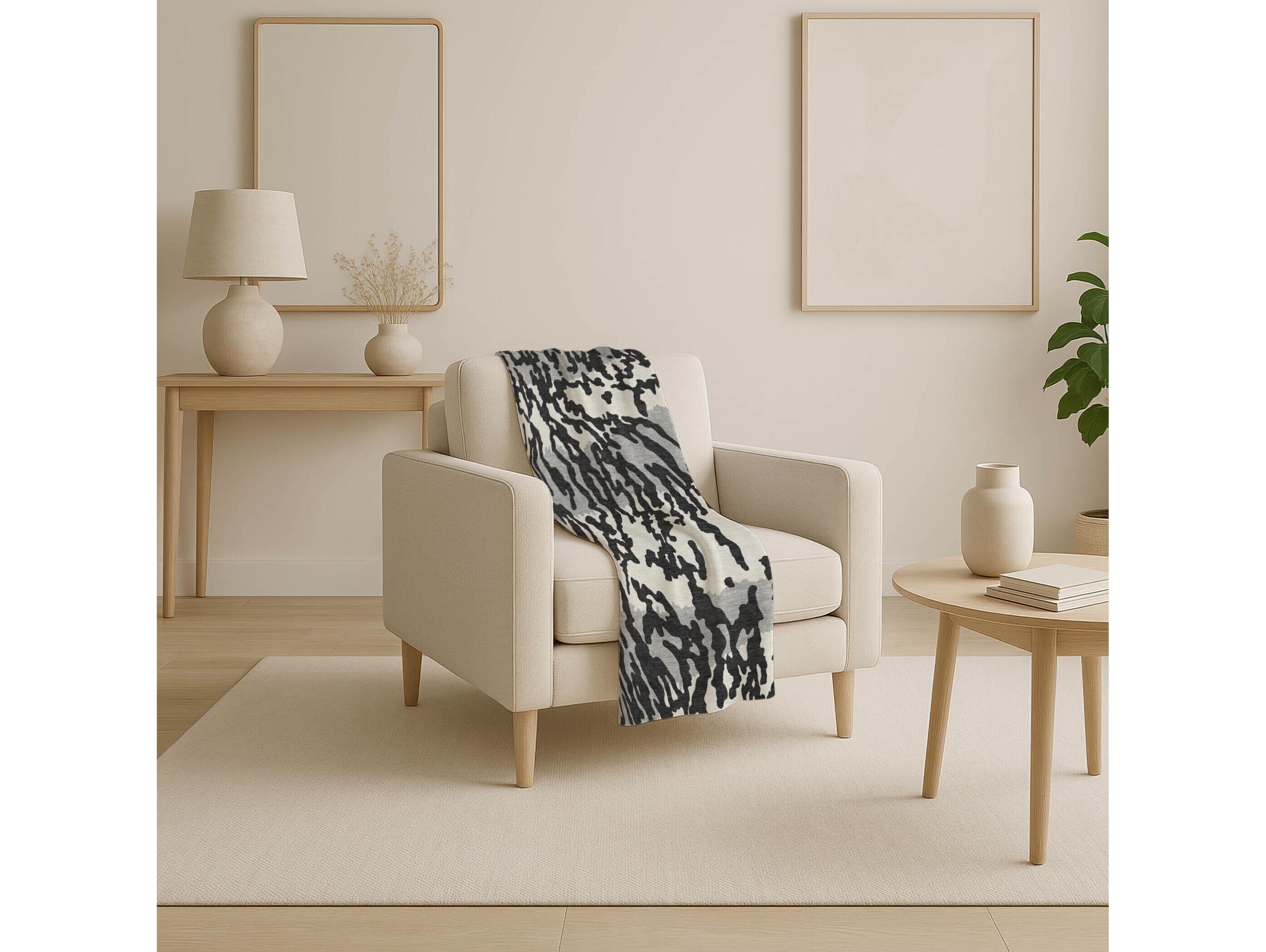 Dalyn Sherpa Black Polyester Throw