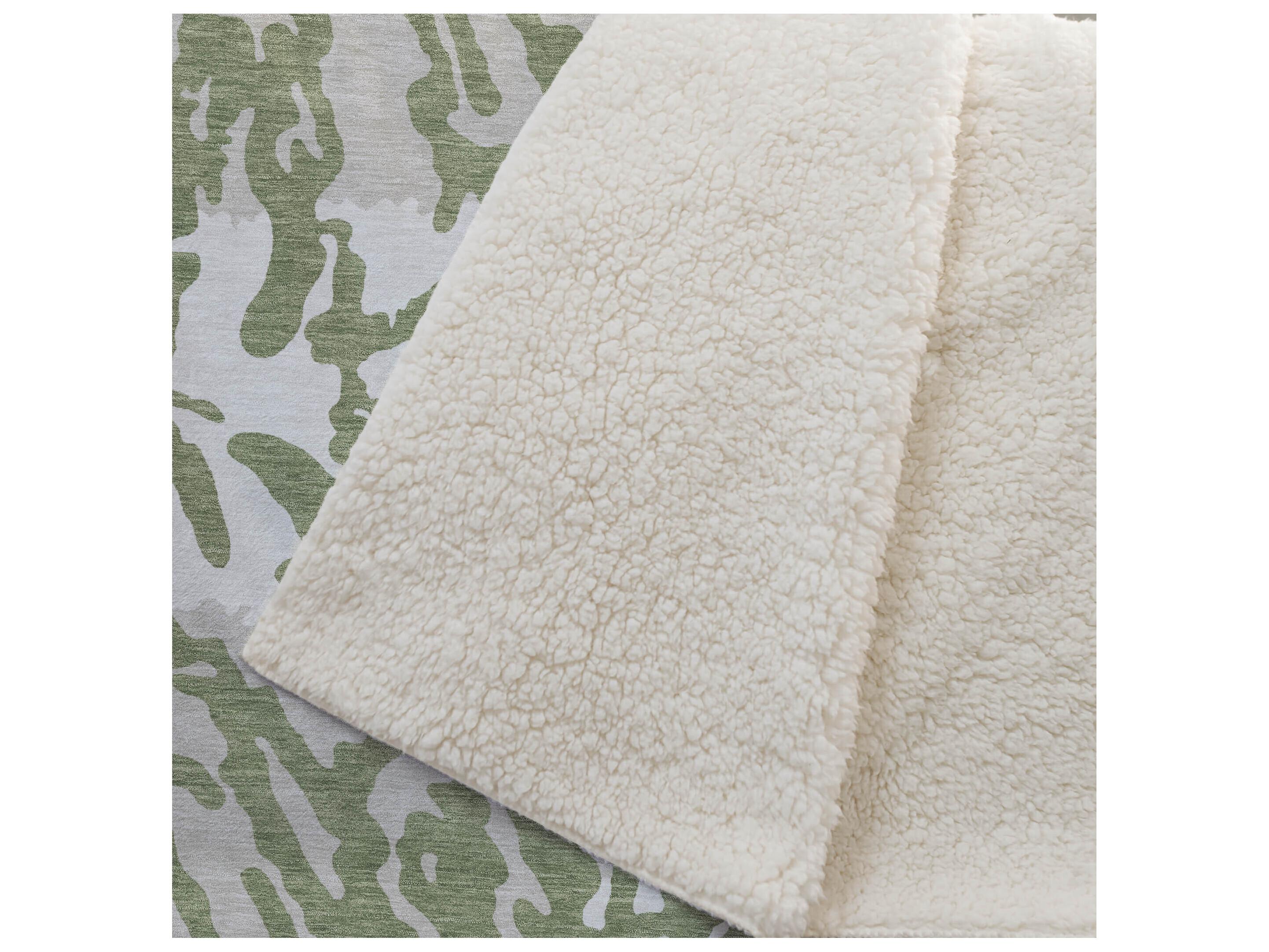 Dalyn Sherpa Green Polyester Throw