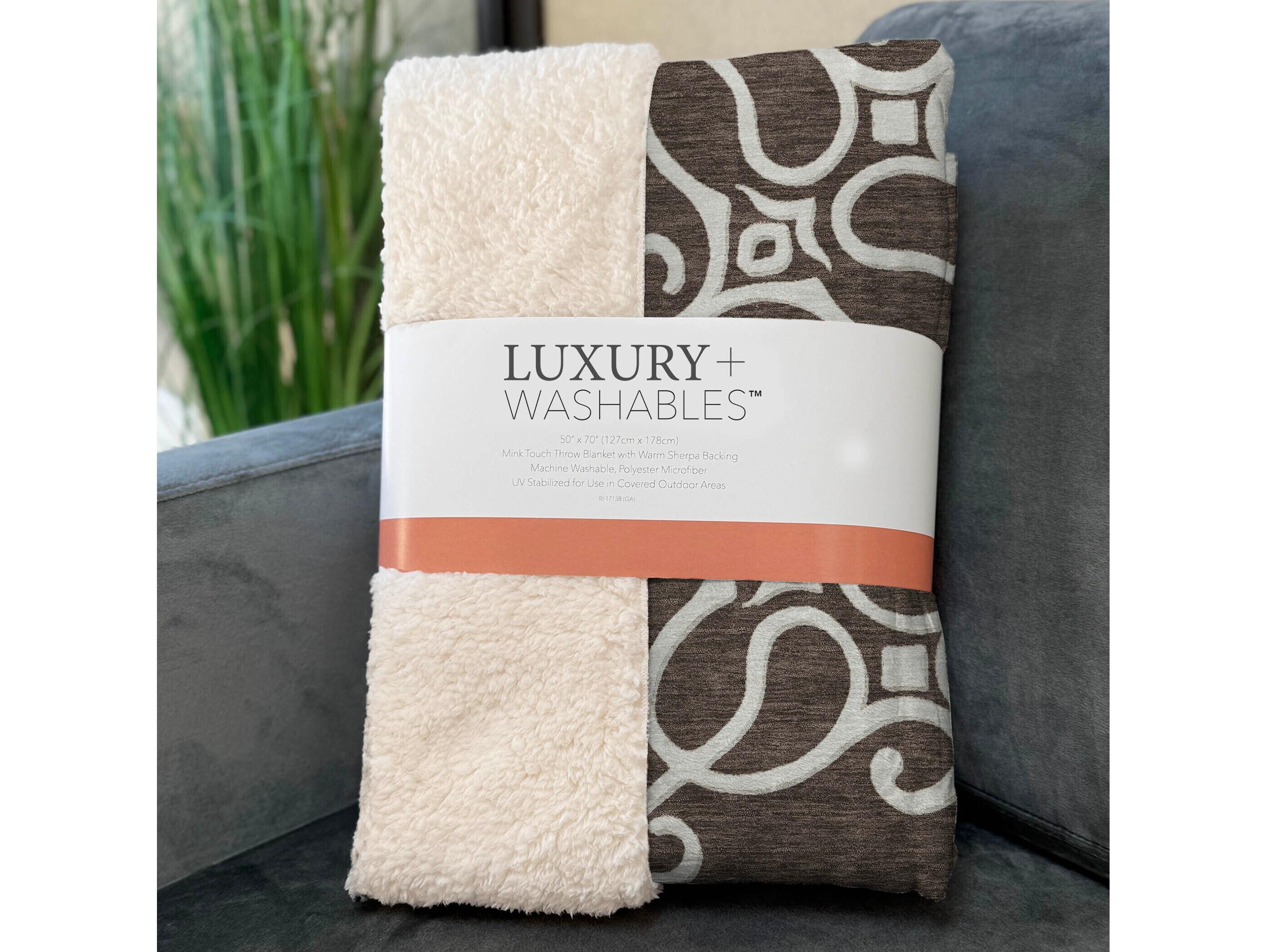 Dalyn Sherpa Brown Polyester Throw