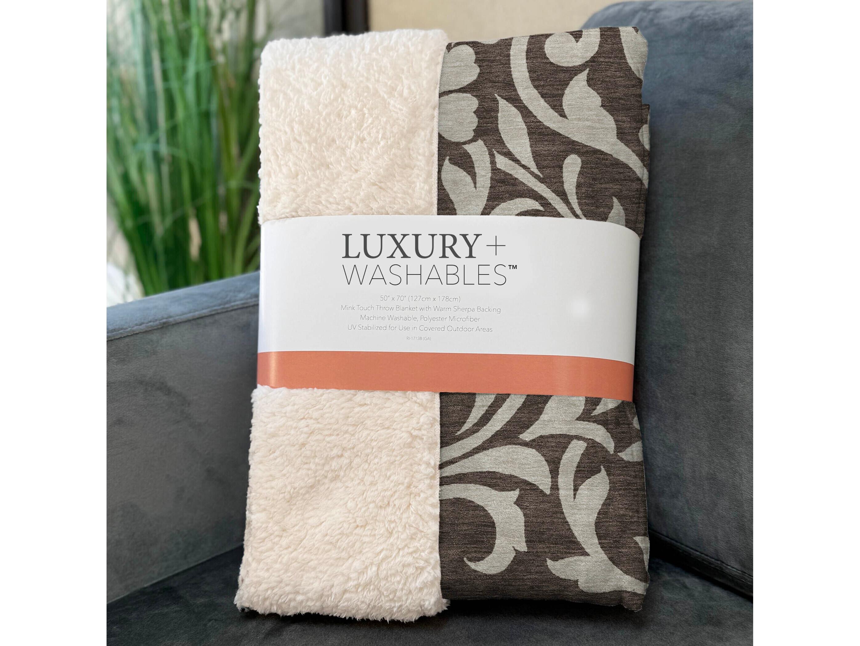 Dalyn Sherpa Brown Polyester Throw