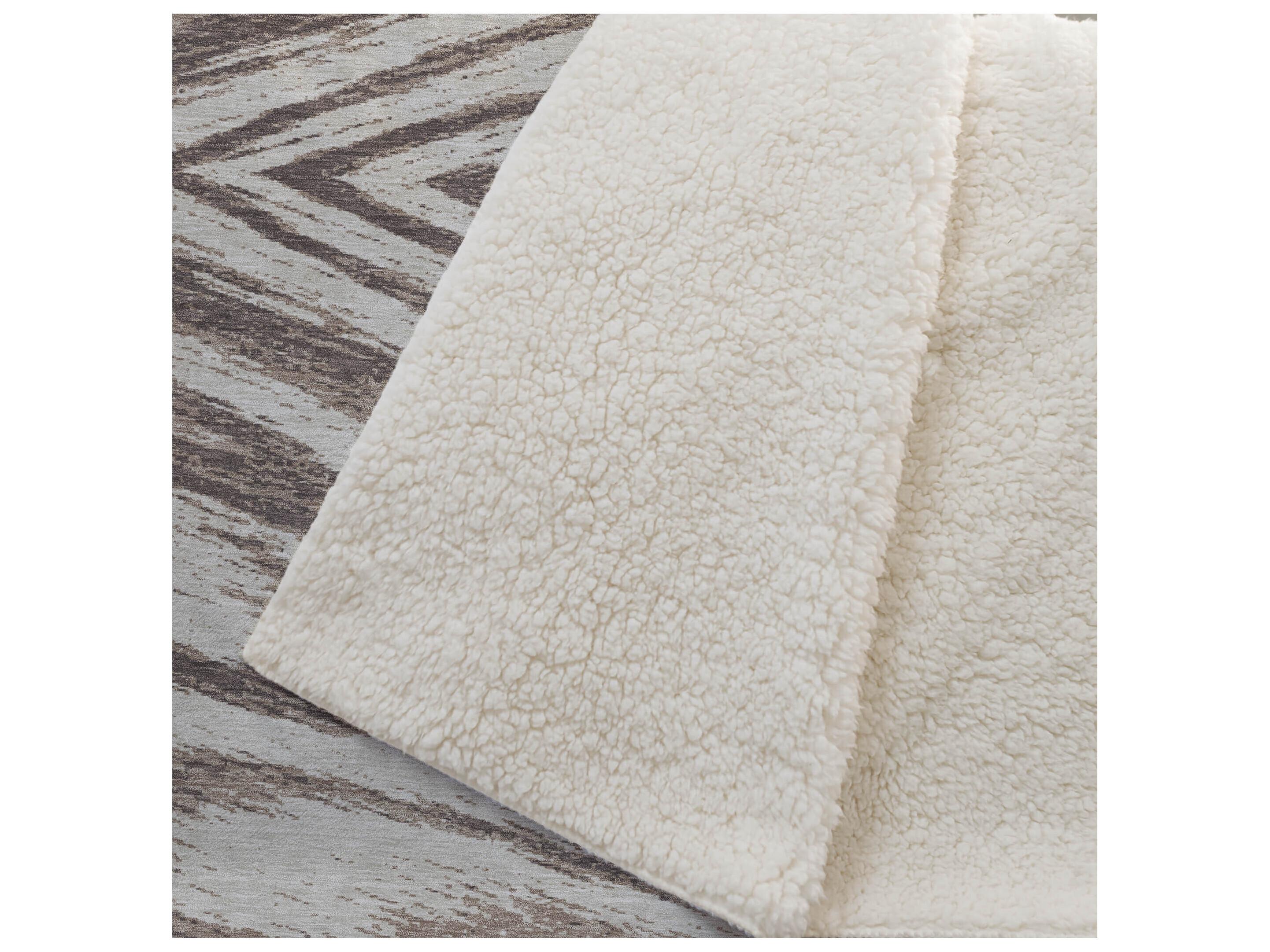 Dalyn Sherpa Brown Polyester Throw