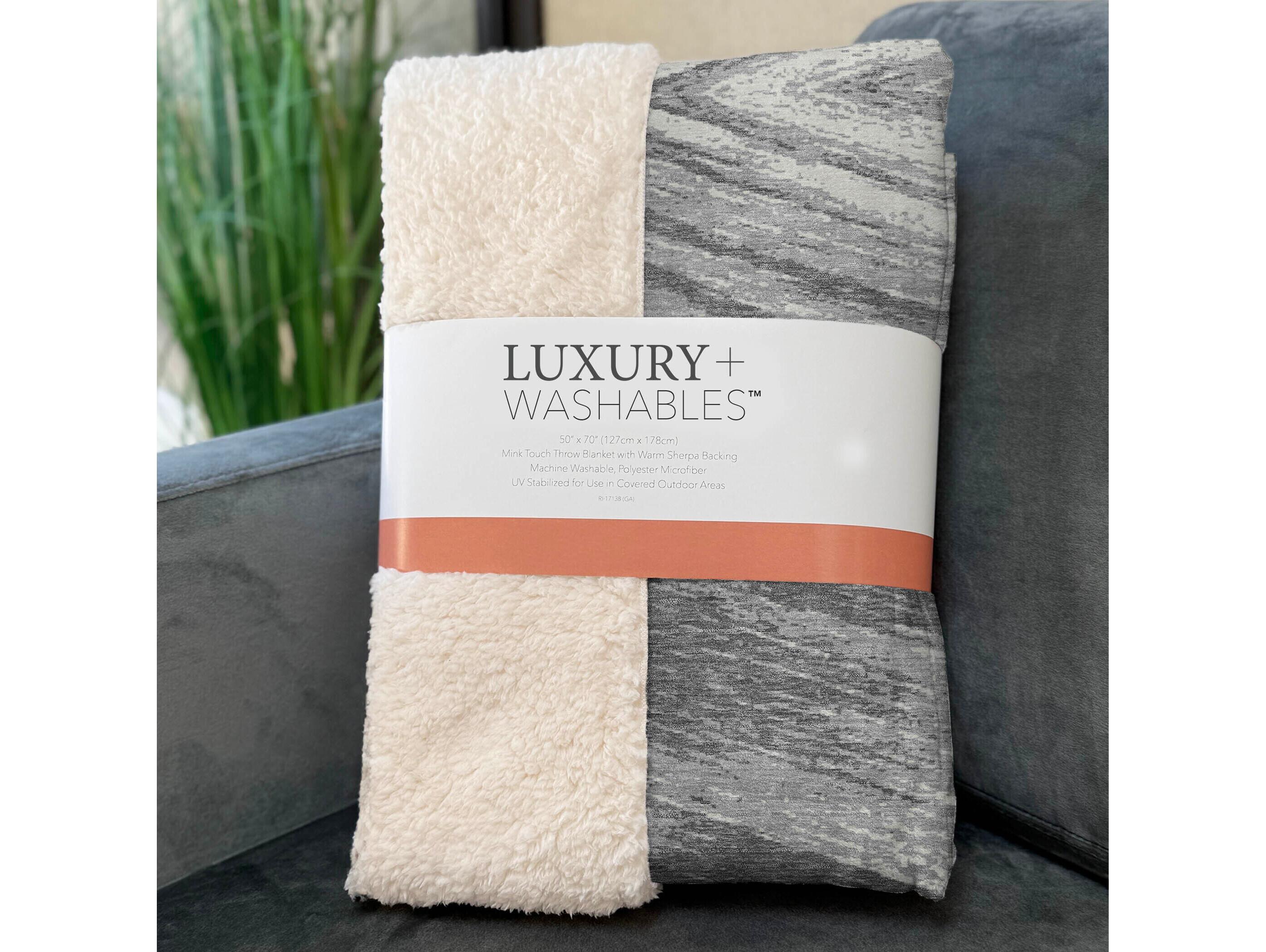 Dalyn Sherpa Gray Polyester Throw