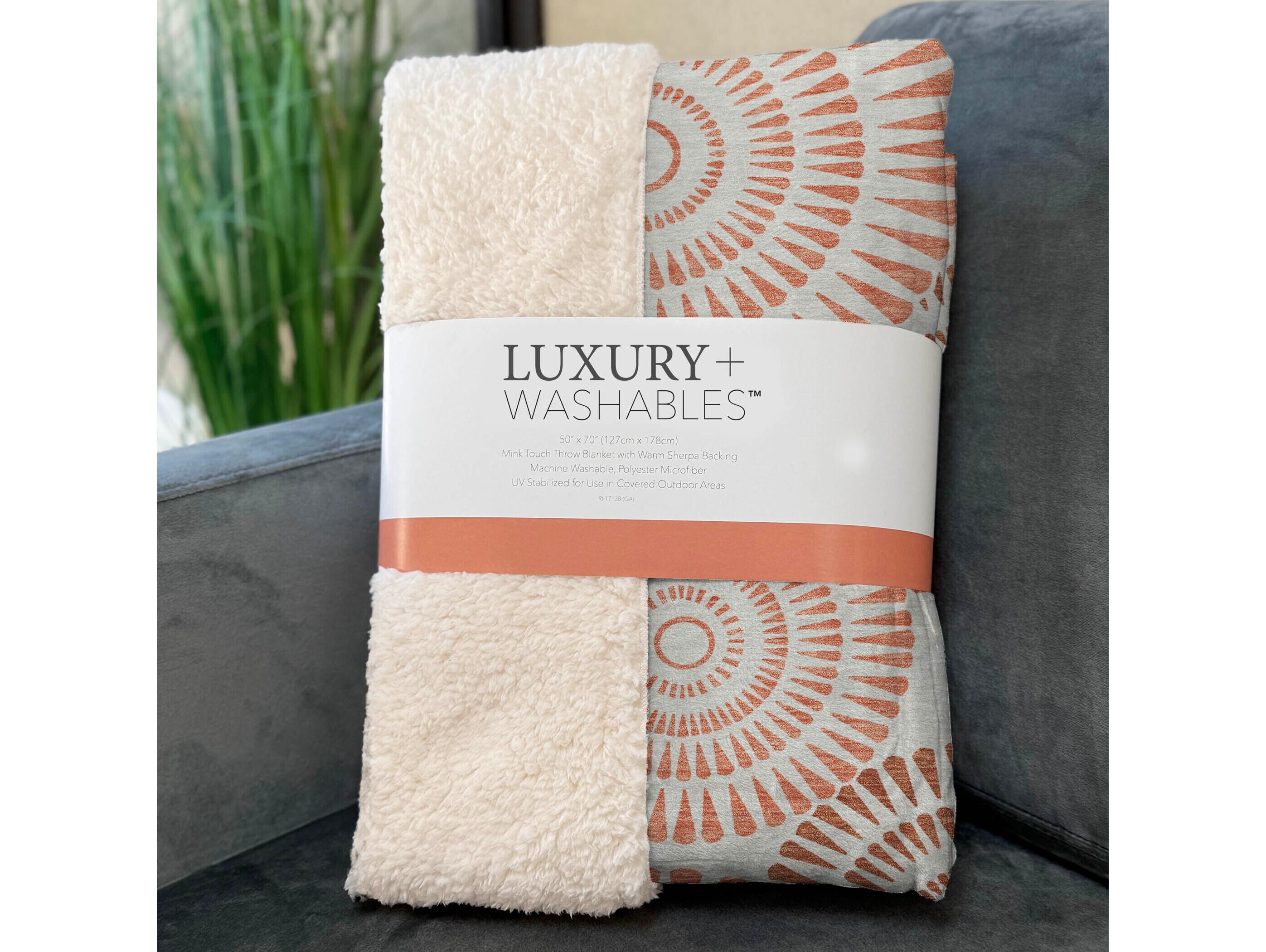 Dalyn Sherpa Orange Polyester Throw