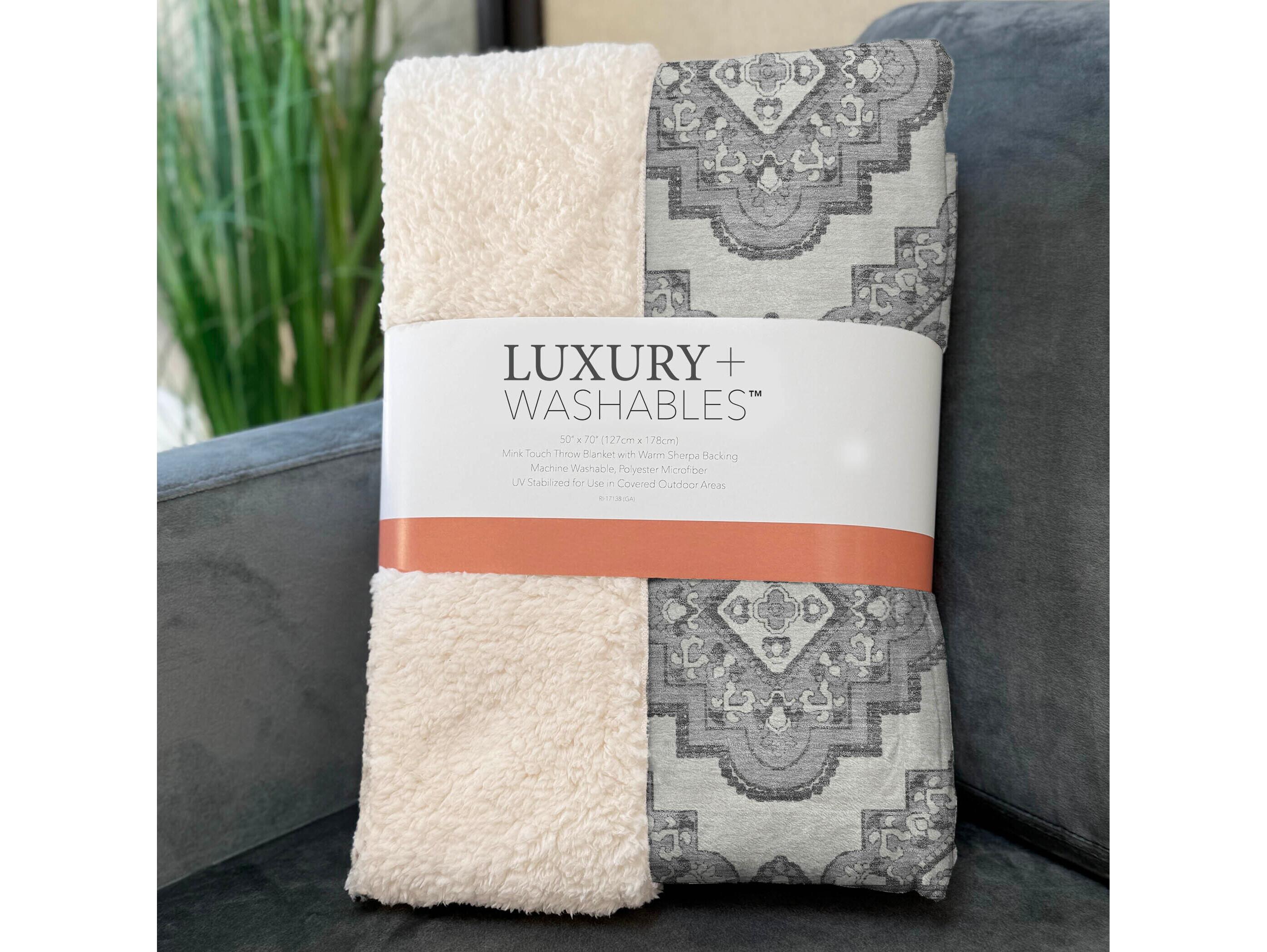 Dalyn Sherpa Gray Polyester Throw