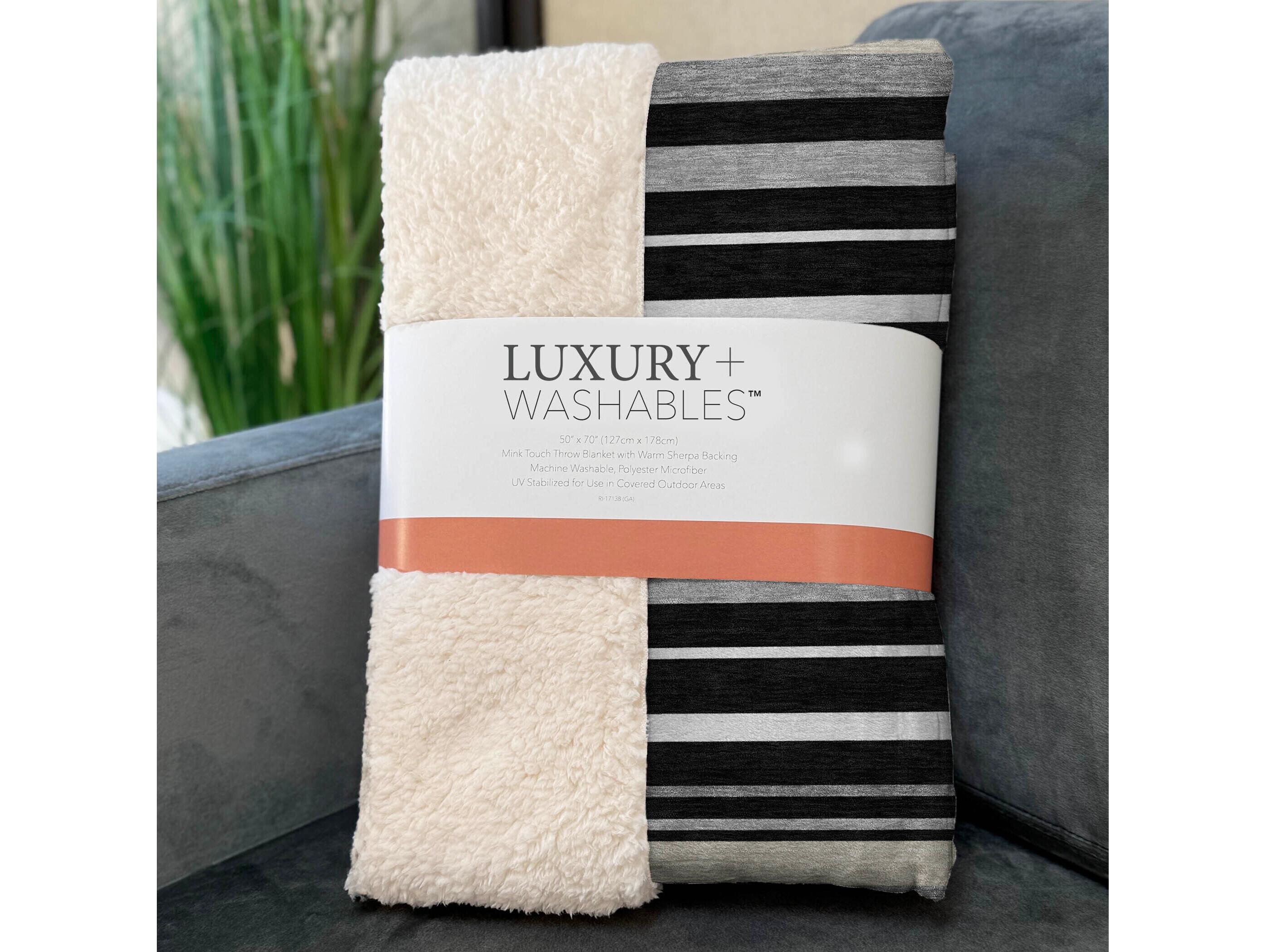 Dalyn Sherpa Black Polyester Throw