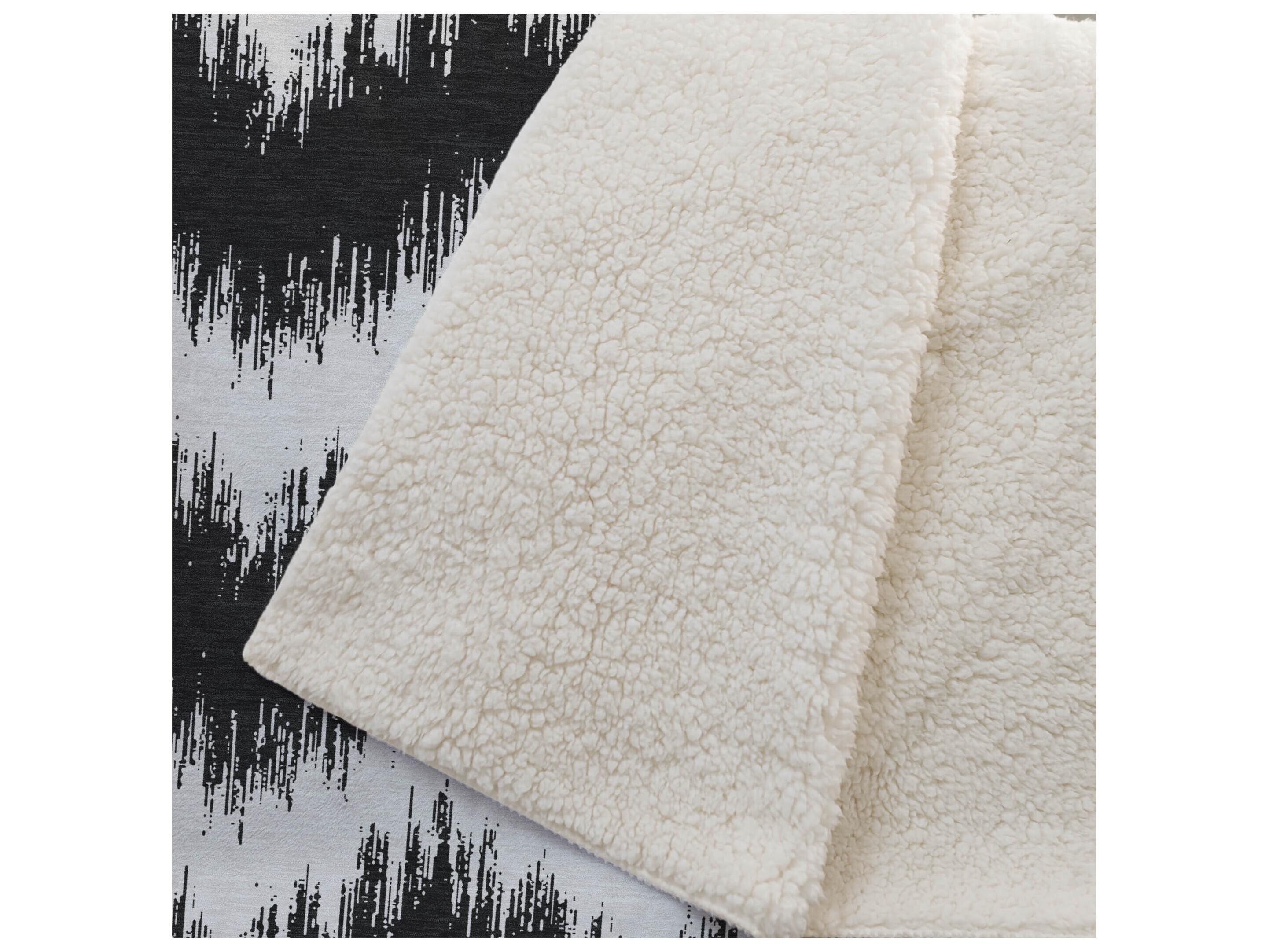 Dalyn Sherpa Black Polyester Throw