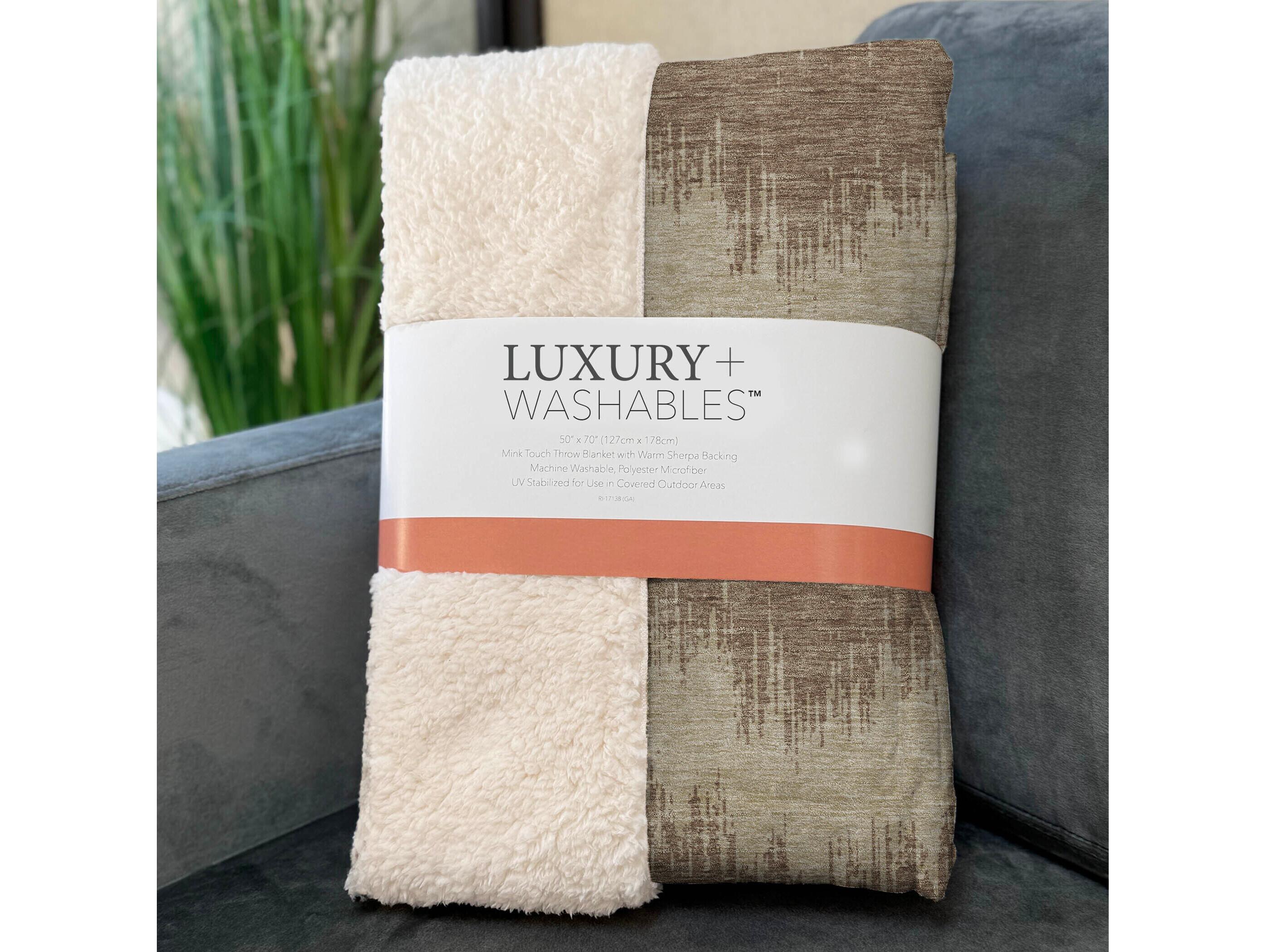 Dalyn Sherpa Brown Polyester Throw