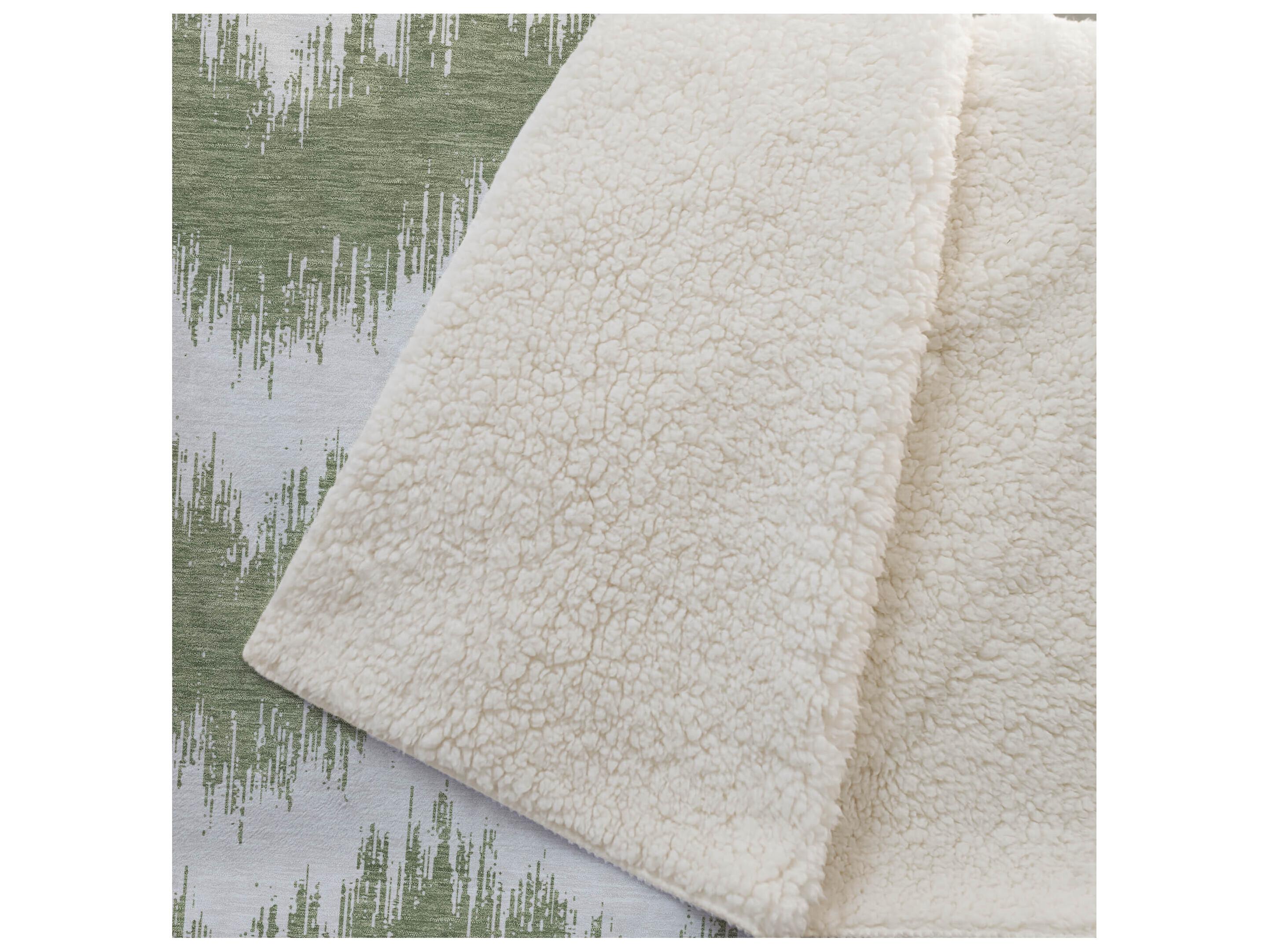 Dalyn Sherpa Green Polyester Throw