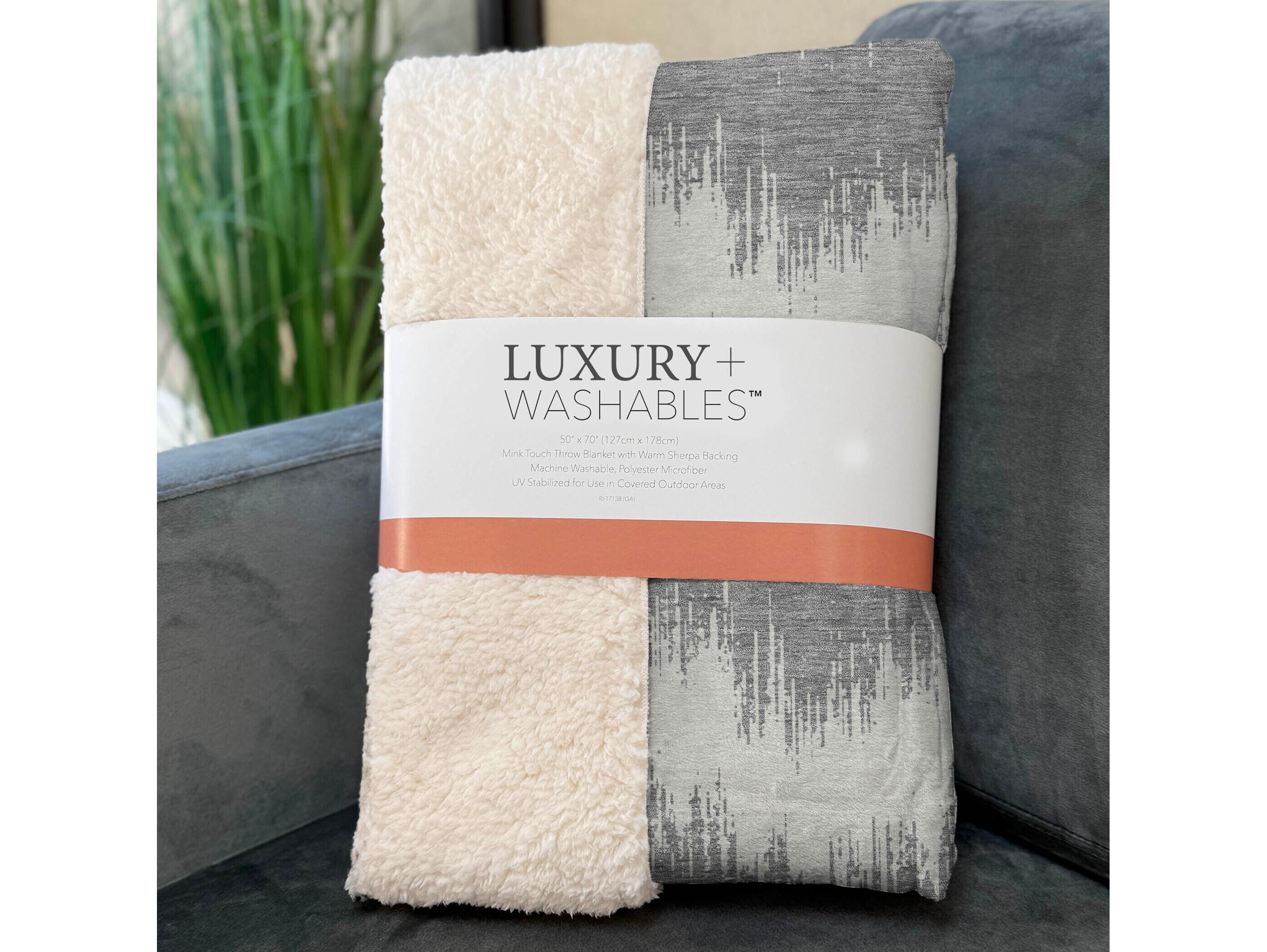 Dalyn Sherpa Gray Polyester Throw