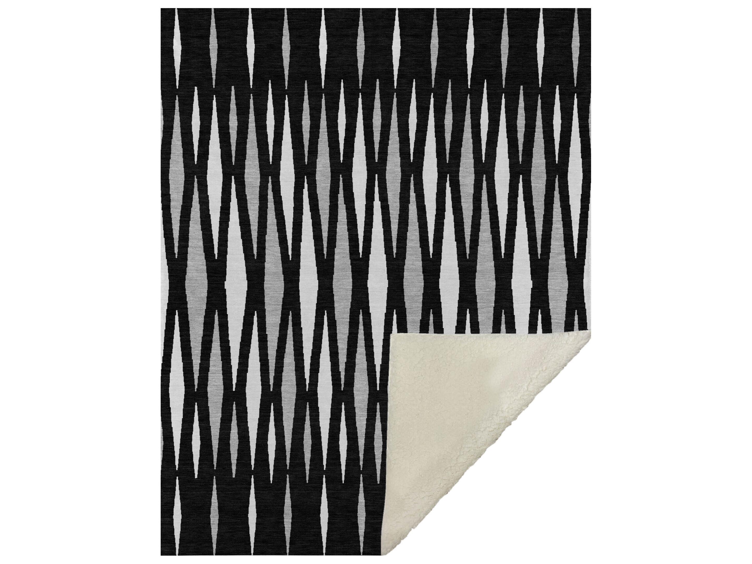 Dalyn Sherpa Black Polyester Throw