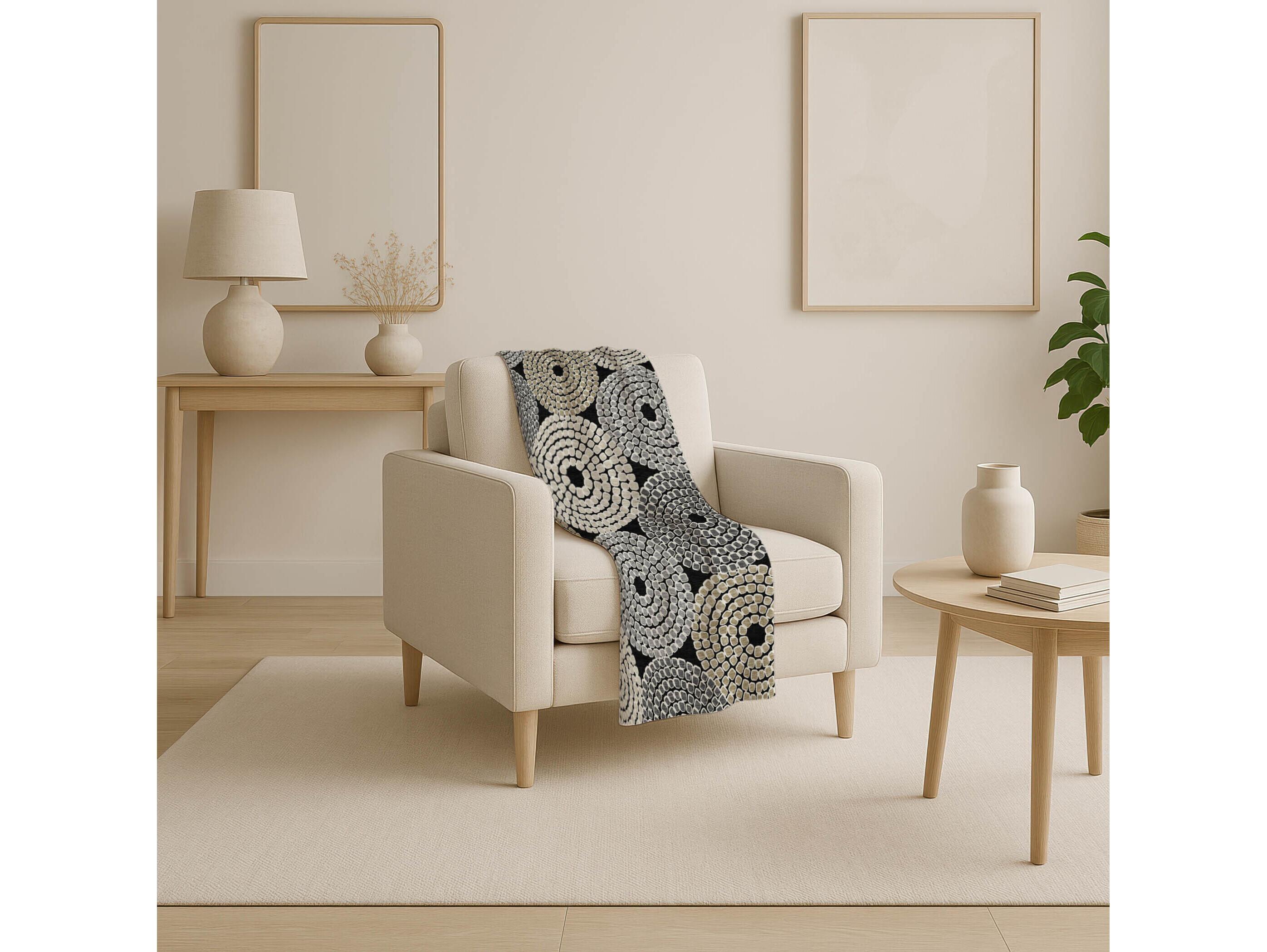 Dalyn Sherpa Black Polyester Throw