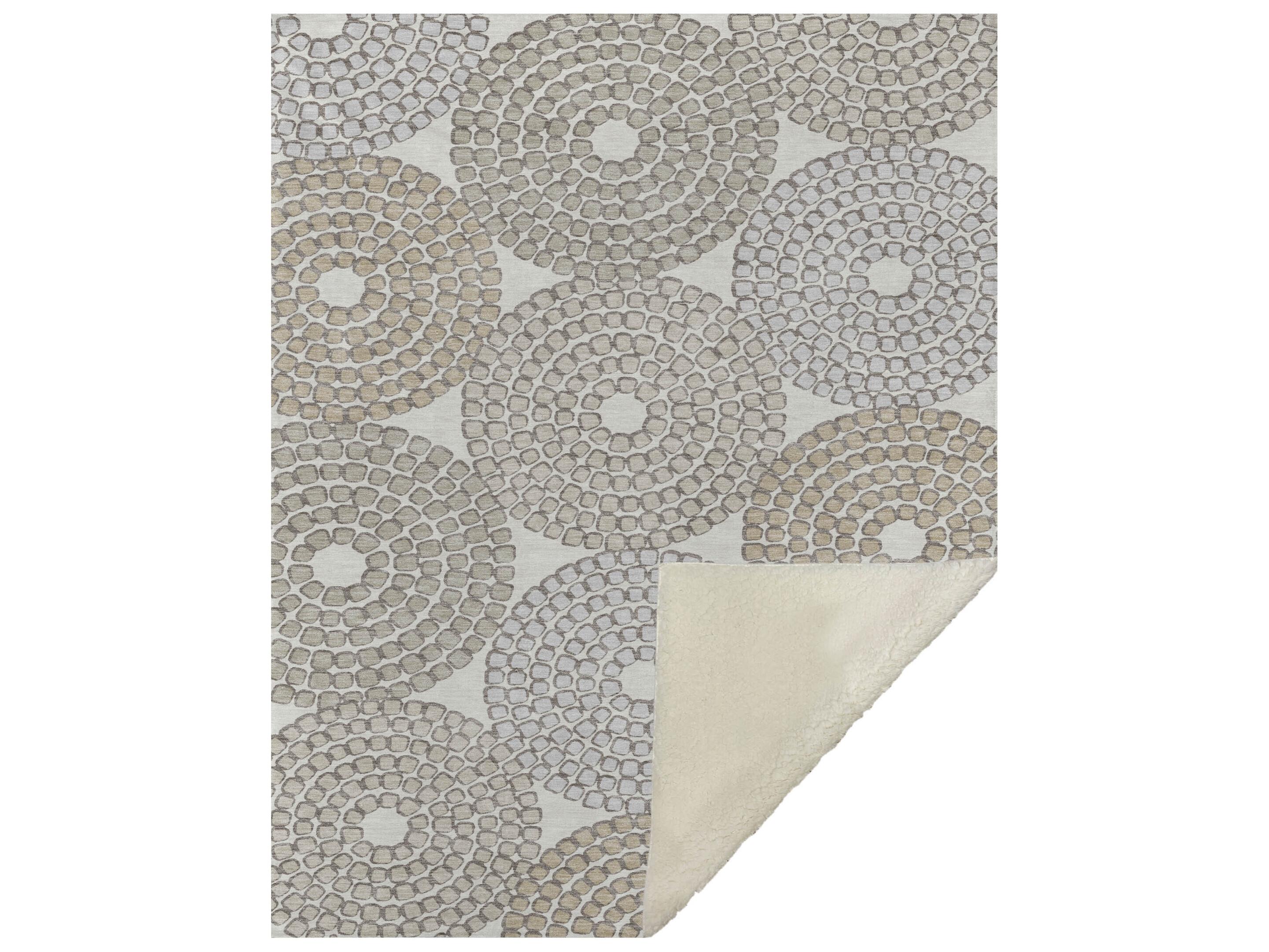 Dalyn Sherpa Ivory Polyester Throw