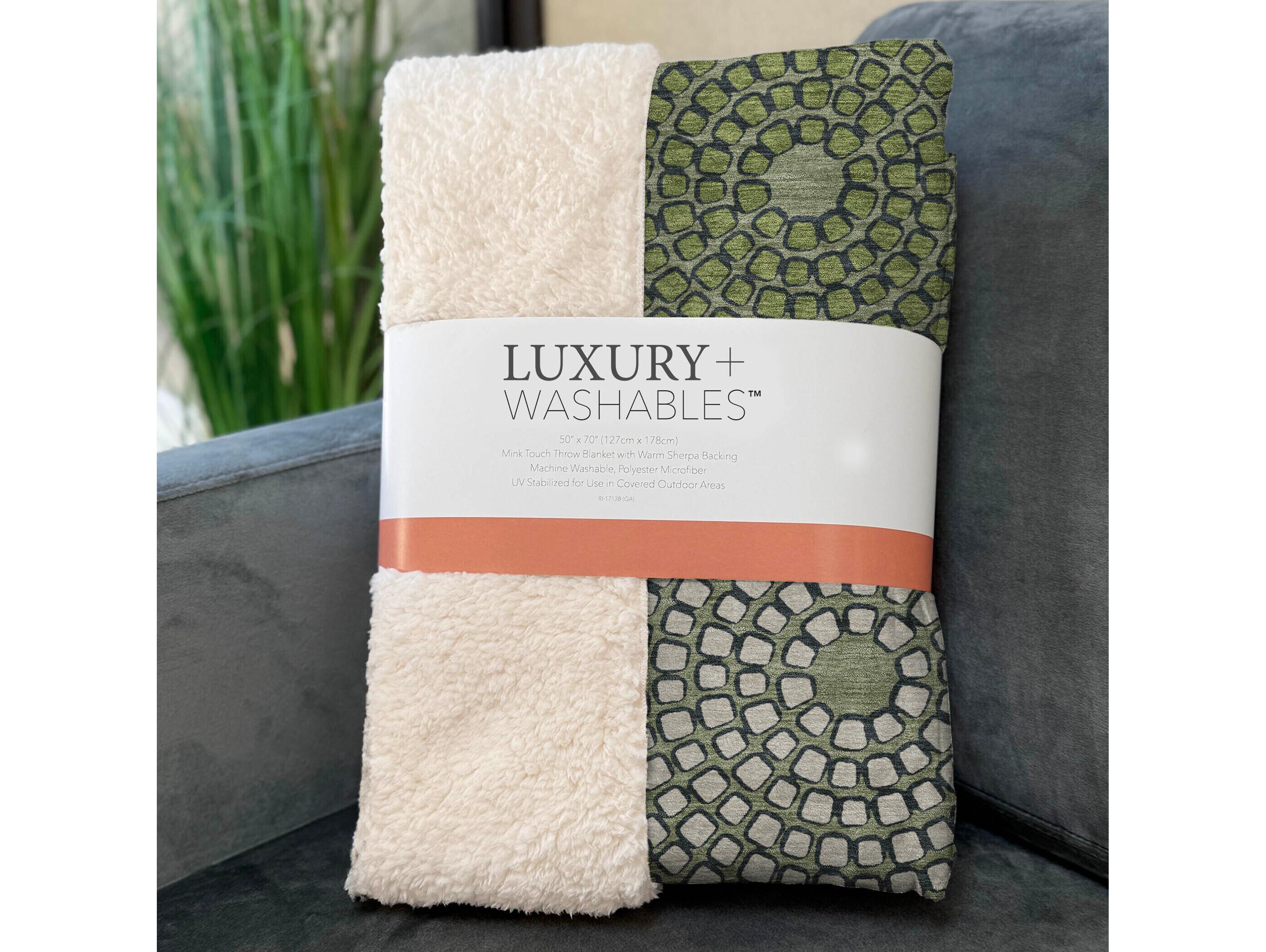 Dalyn Sherpa Green Polyester Throw